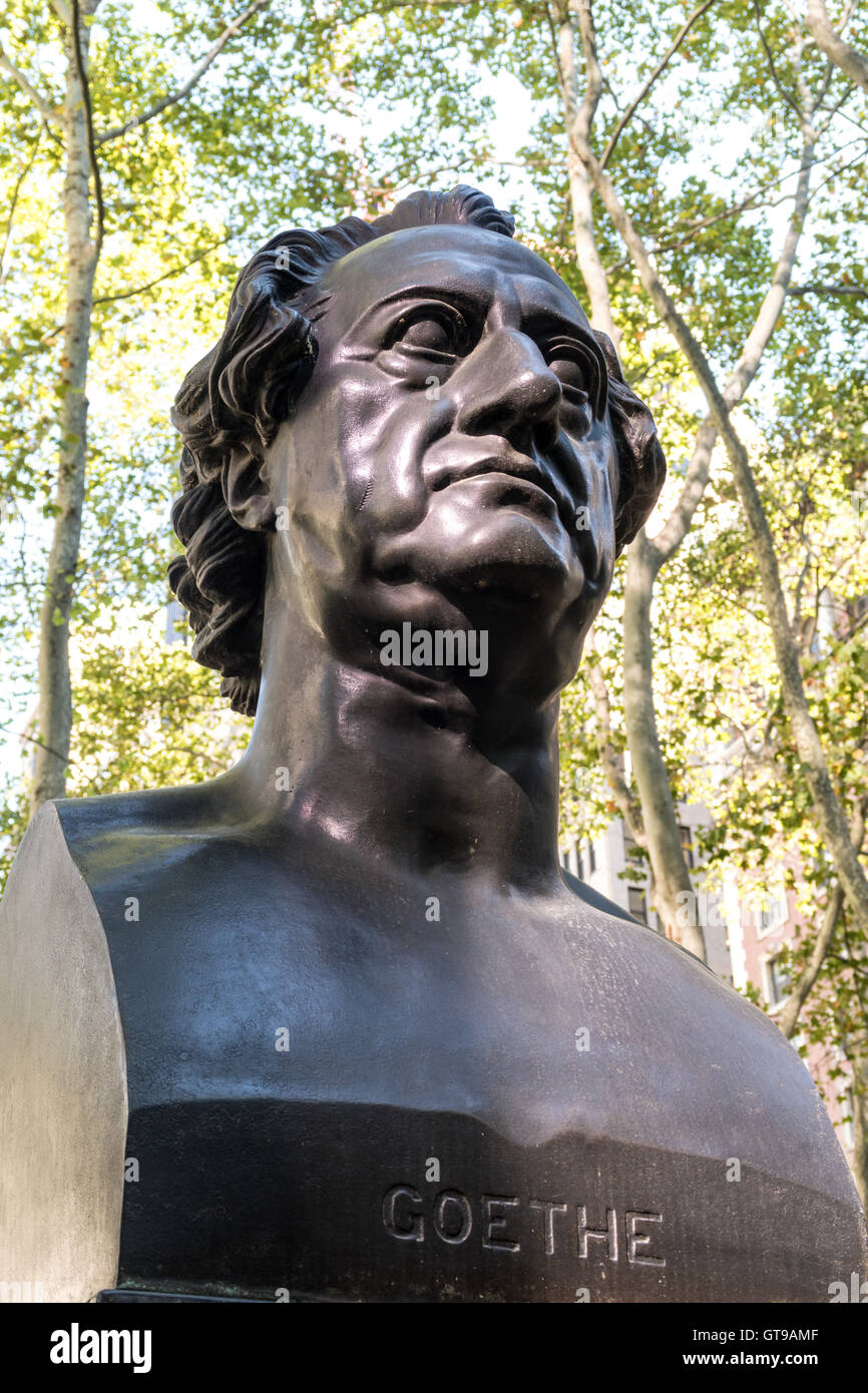 Goethe-Büste im Bryant Park, New York Stockfoto