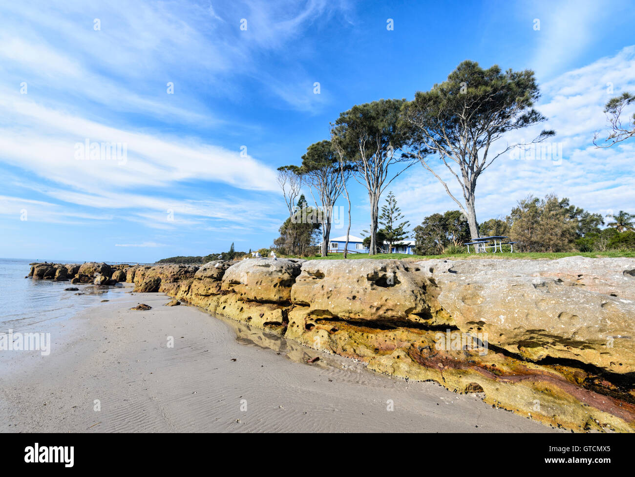 Blick auf die felsige Küste bei Currarong, Jervis Bay Marine Park, Shoalhaven, New South Wales, NSW, Australien Stockfoto