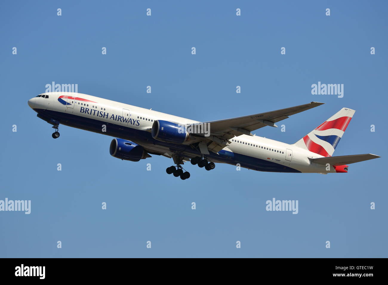 British Airways Boeing 777-200(ER) G-YMMP Abflug vom Flughafen Heathrow, London, UK Stockfoto