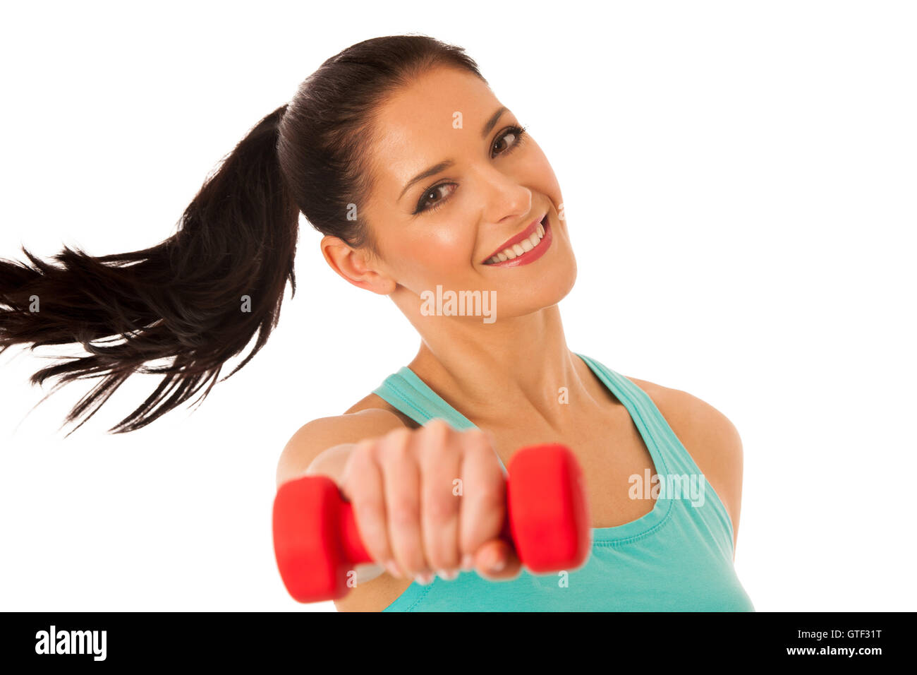 aktive Frau mit Hanteln trainieren Sie im Fitness-Studio, die isoliert auf weißem Hintergrund Stockfoto