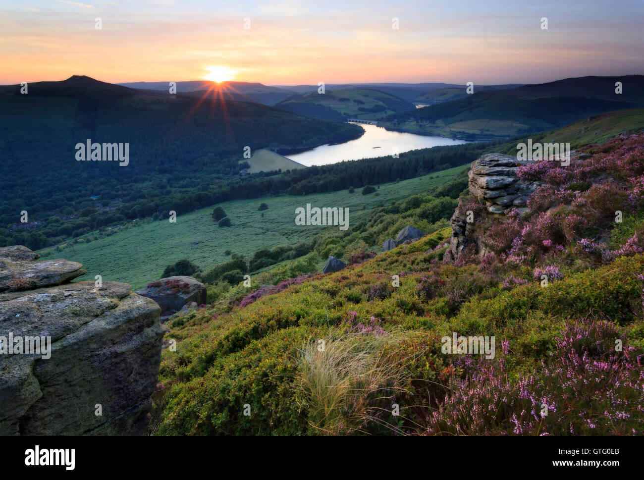 Bamford Edge bei Sonnenuntergang Stockfoto