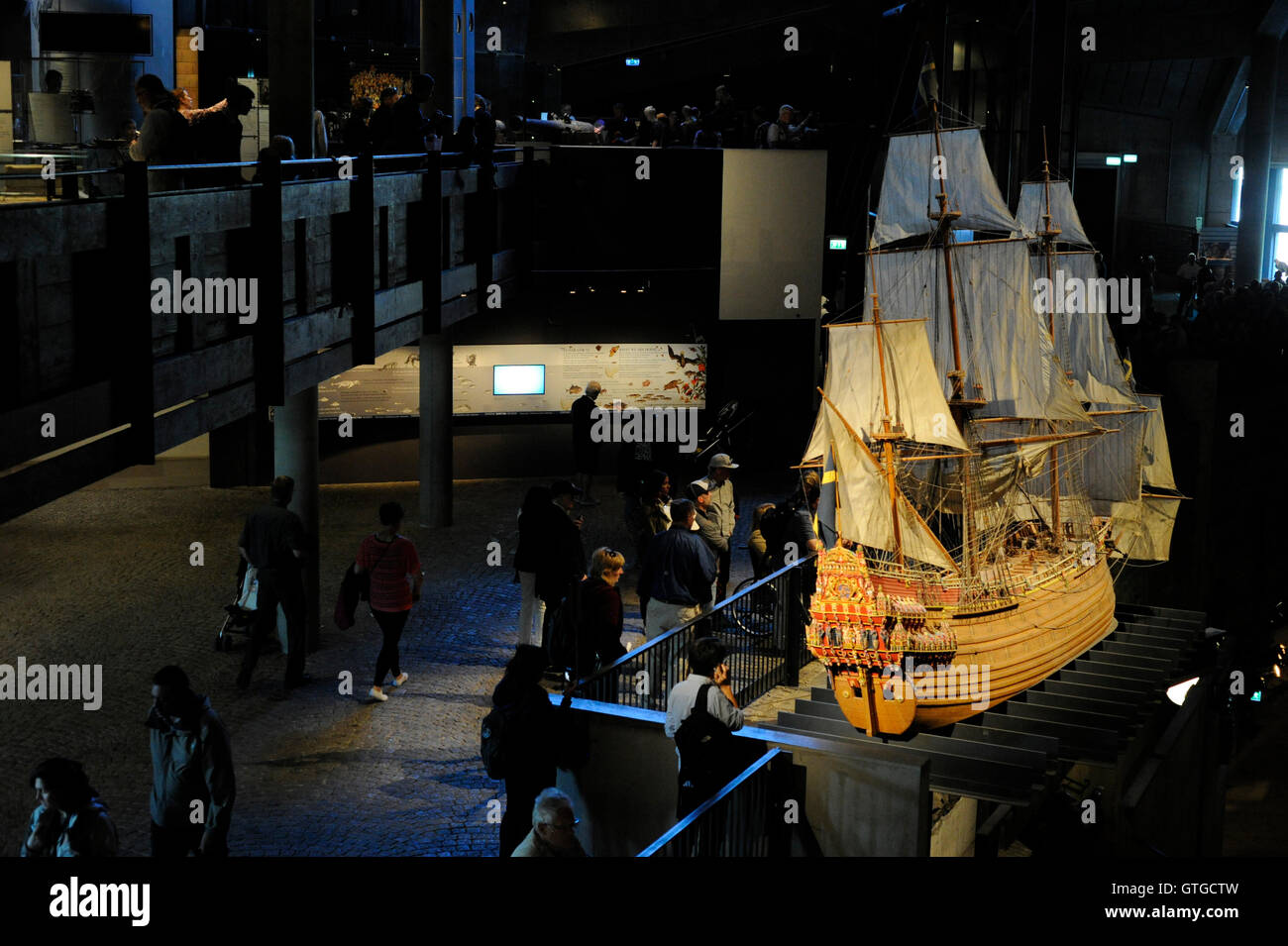 Stockholm. Schweden. Vasa-Museum. Gebaut, um Haus Kriegsschiff Vasa, das auf Befehl des Königs von Schweden Gustav Adolf 1626-1628 gebaut wurde. Innenraum. Stockfoto