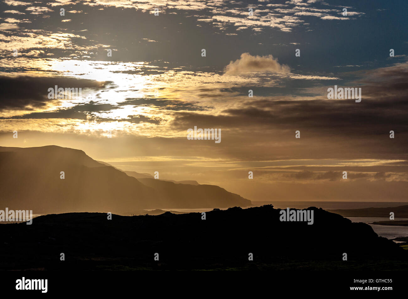 Abend vor Sonnenuntergang am Wild Atlantic Way-Küste Irlands in der Grafschaft Donegal Stockfoto