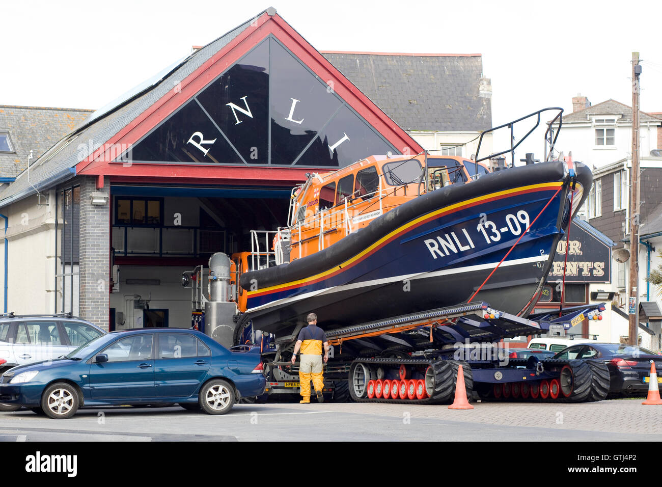 RNLI-Rettungsboot im docks Stockfoto