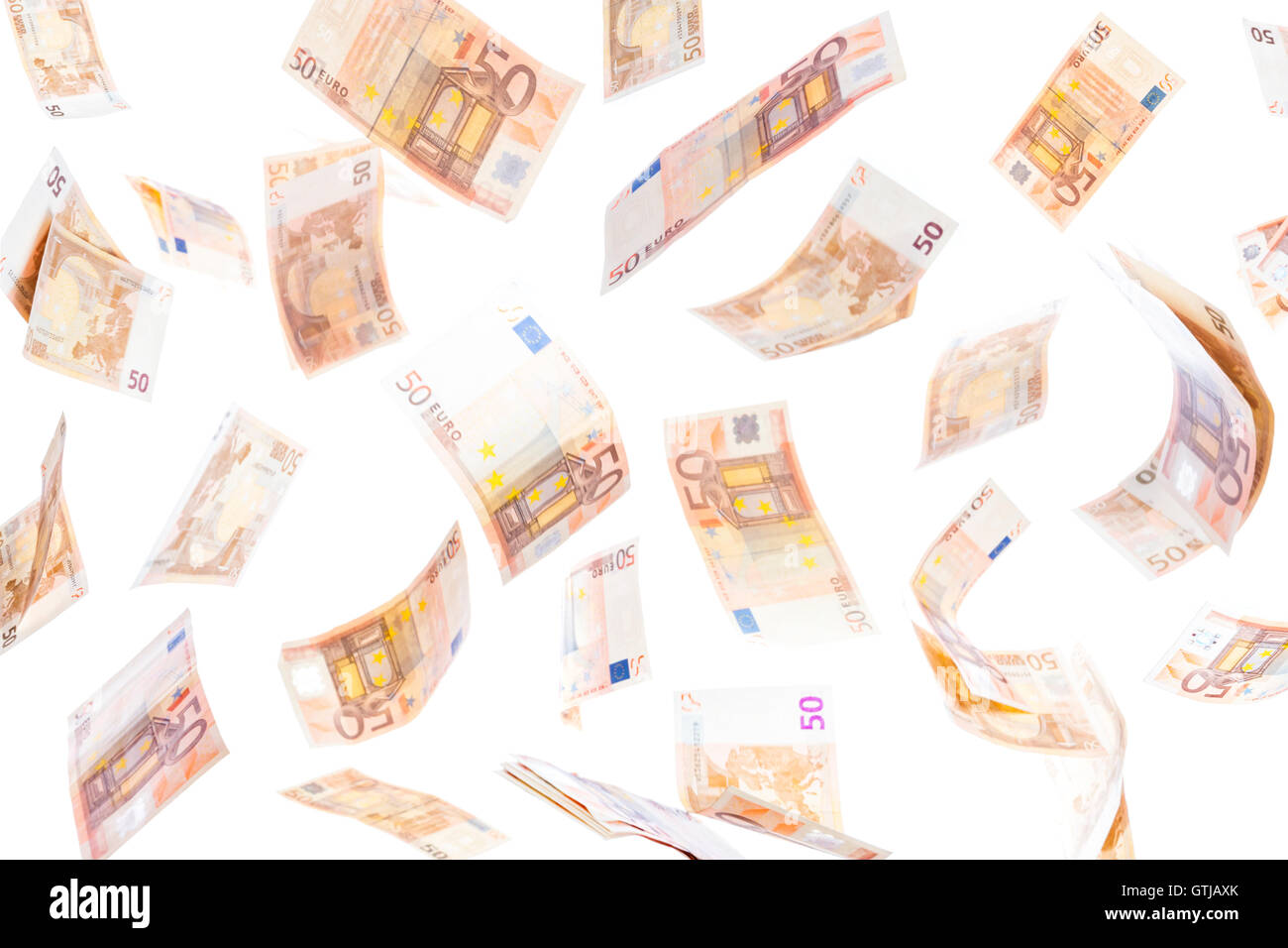 50 Euro-Scheine fliegen in der Luft isoliert auf weißem Hintergrund Stockfoto