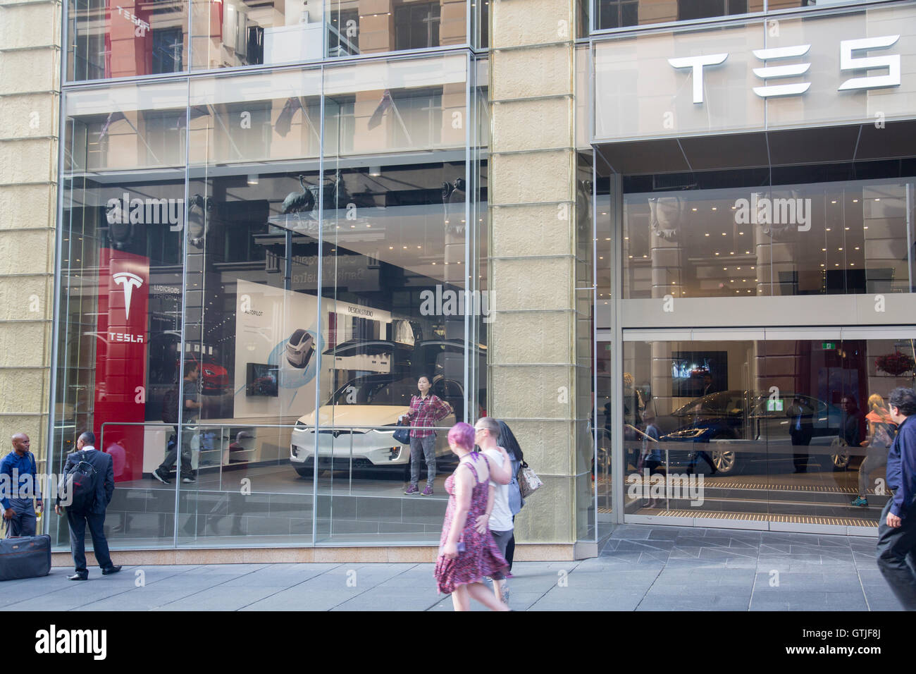 Tesla-Ausstellungsraum im Martin Place, Stadtzentrum Sydney, New South wales, Australien Stockfoto
