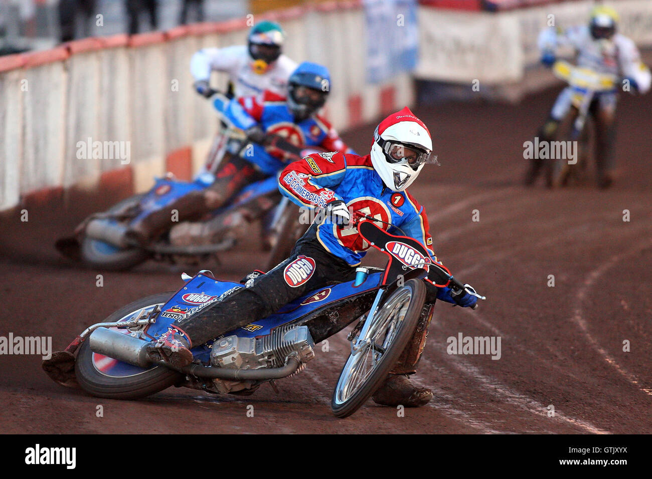 Heat 6: Andreas Jonsson (rot) vor Leigh Lanham (blau), Jaroslaw Hampel (grün) und Tobias Kroner - Lakeside Hämmer Vs Ipswich Hexen - Elite League Speedway Arena Essex Raceway - 05.02.08 Stockfoto