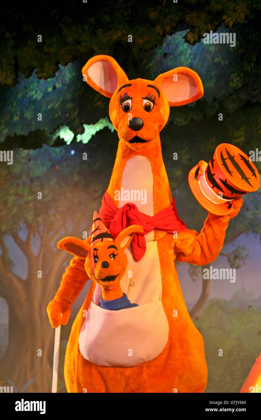 Marne-La-Vallée, Frankreich. 23. August 2006. Kanga und Roo im Winnie The Pooh und Freunde auch! in Fantasyland in Disney anzeigen Stockfoto
