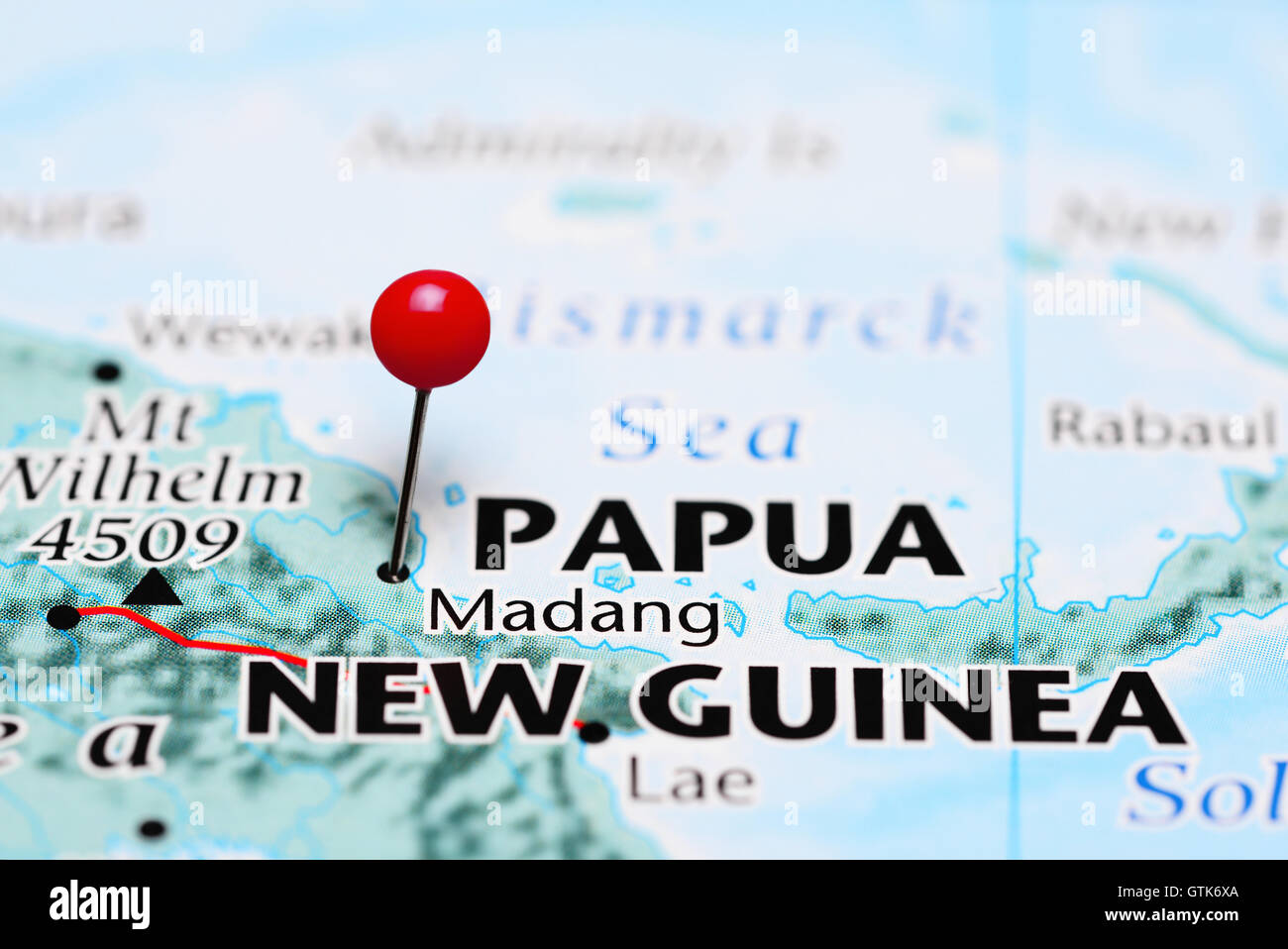 Madang, fixiert auf einer Karte von Papua-Neu-Guinea Stockfoto