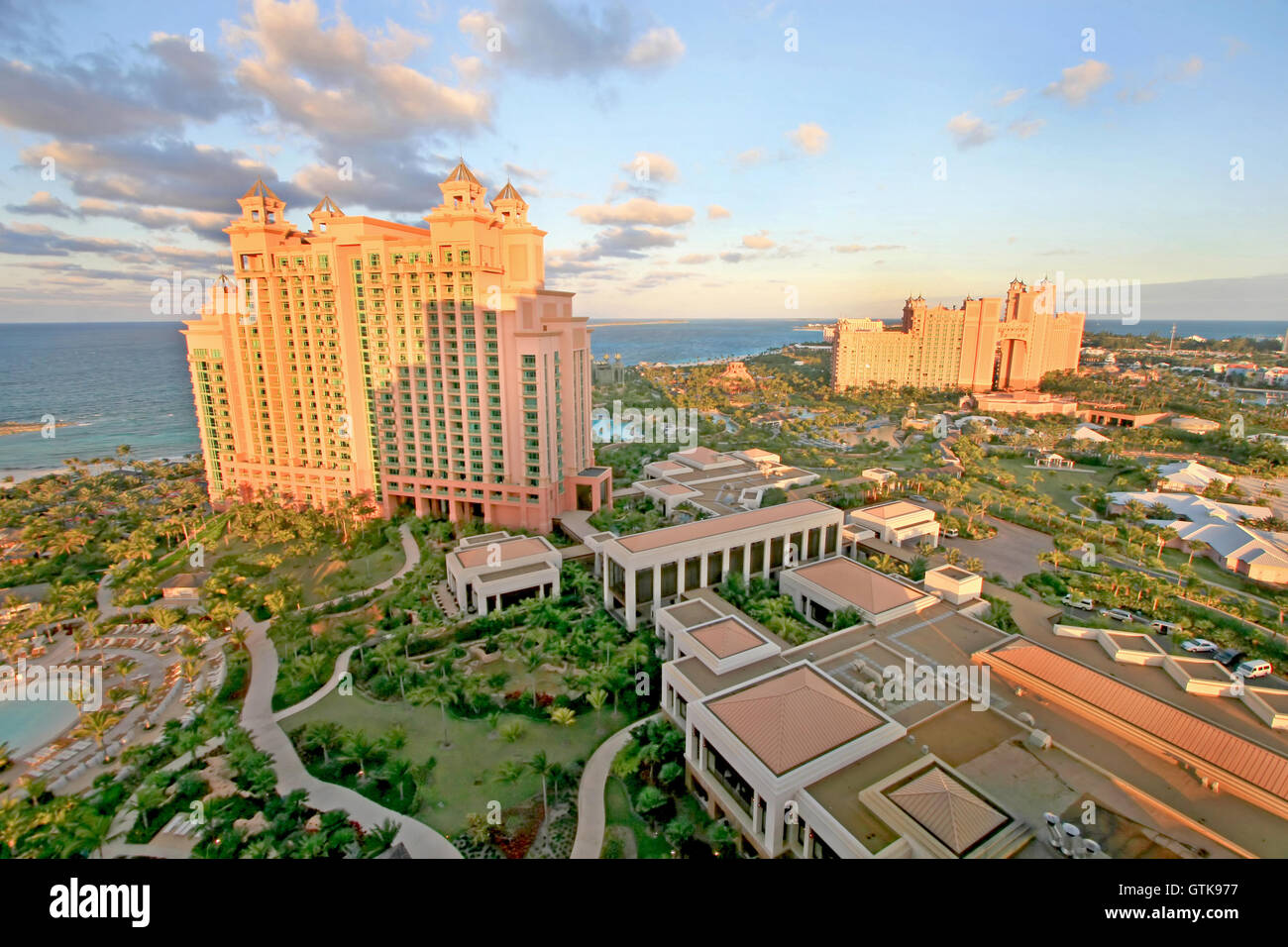 Paradise Island, Bahamas. 26. Januar 2009. Blick auf das Cove Atlantis und der Royal Towers von The Reef Atlantis. Stockfoto