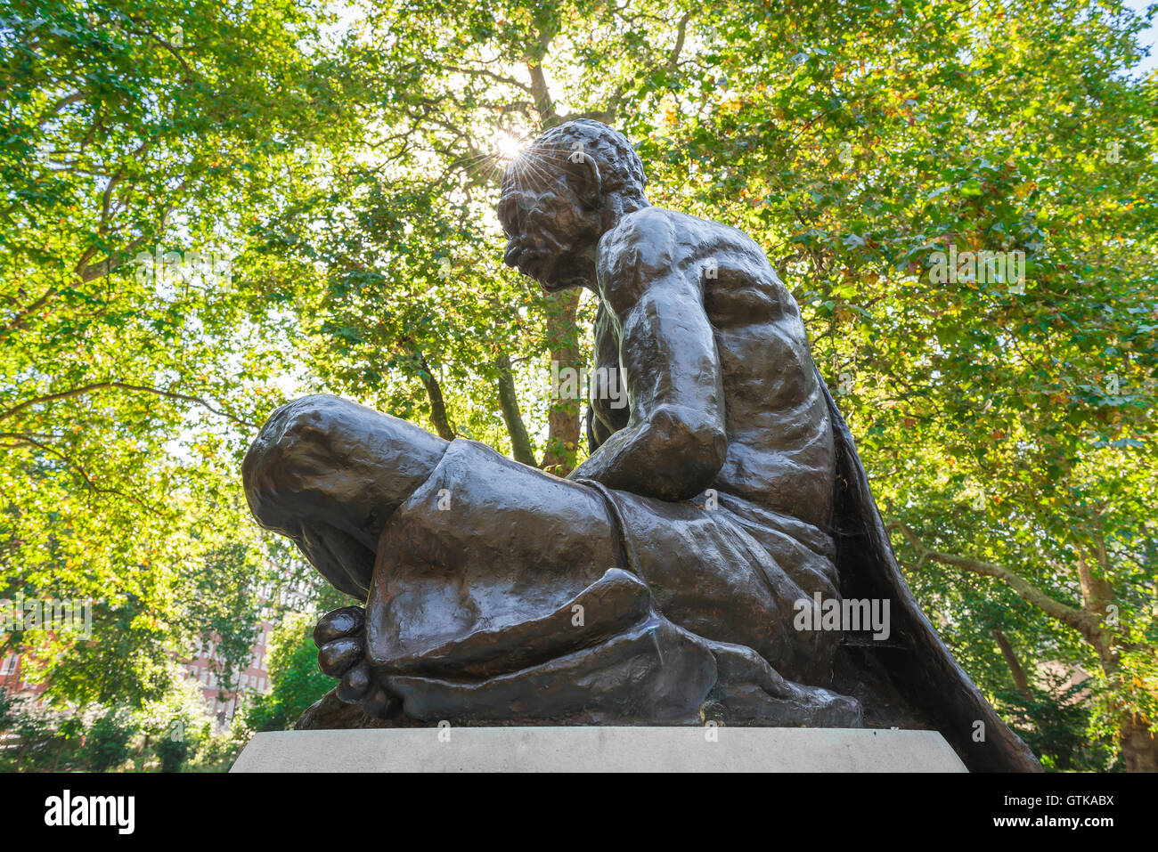 Gandhi-Statue London, Statue von Mahatma Gandhi in Tavistock Square, Bloomsbury, London, Großbritannien. Stockfoto