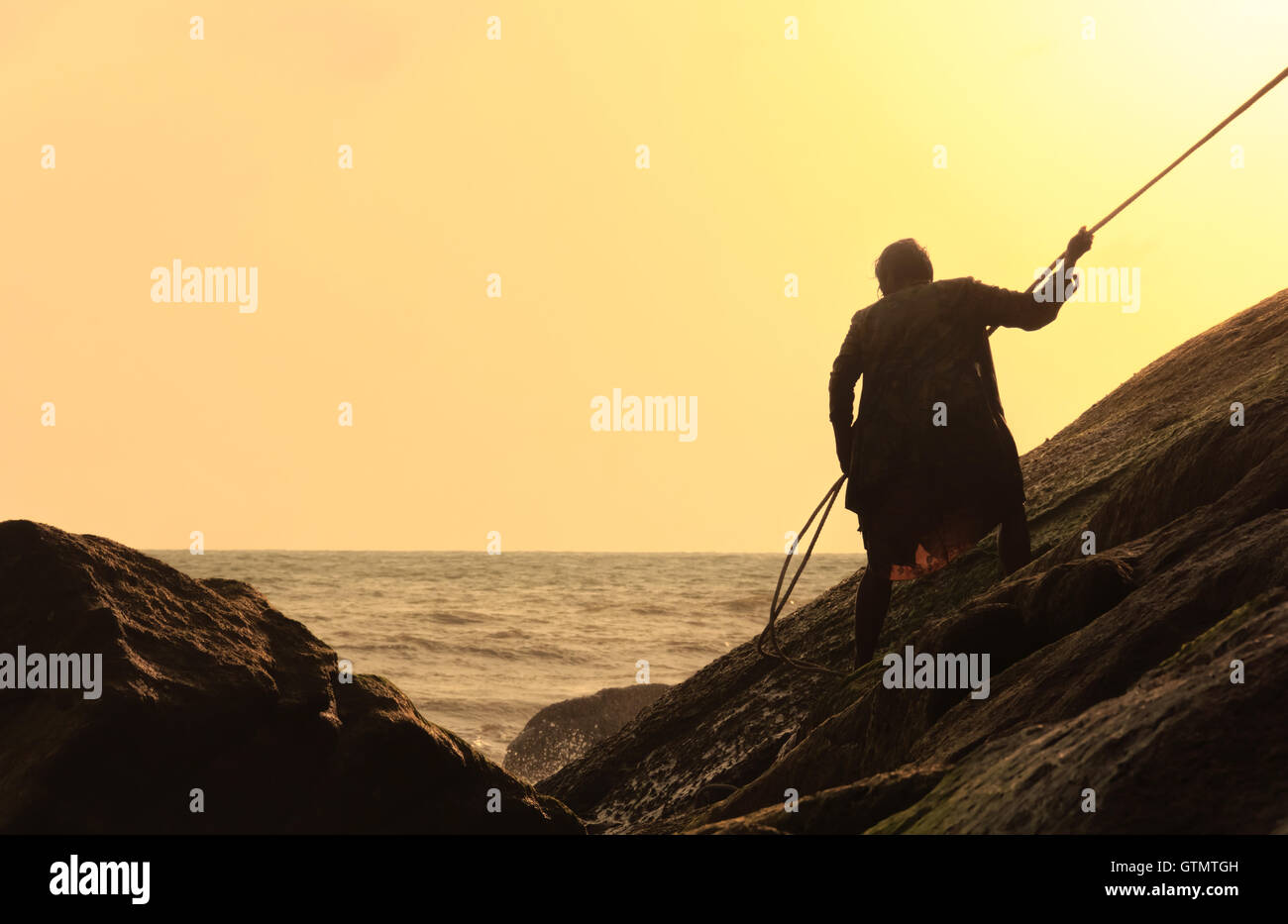 Die Sicherheitsausrüstung, sportliche Herausforderungen beim Klettern. Stockfoto