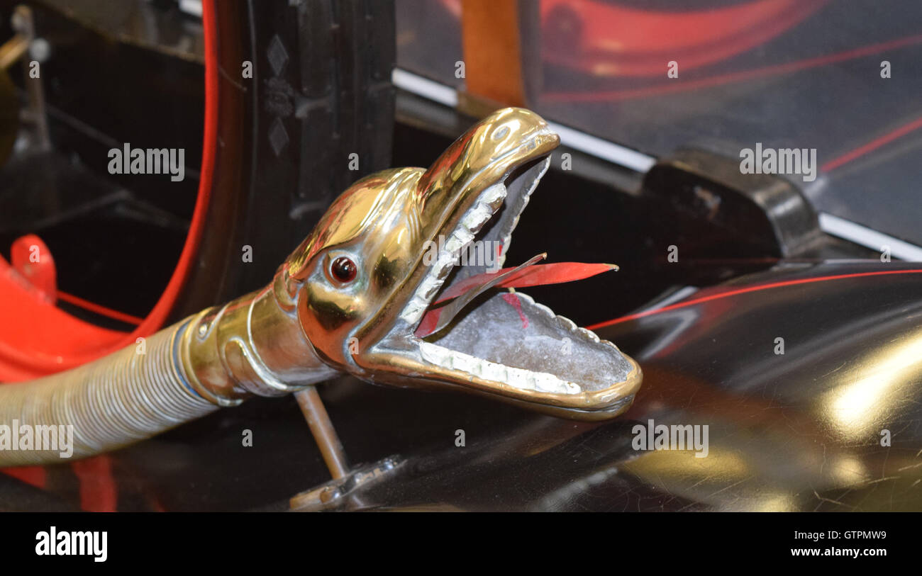 Tschitti Tschitti Bäng Bäng - Messing Schlange Horn Detail Stockfoto