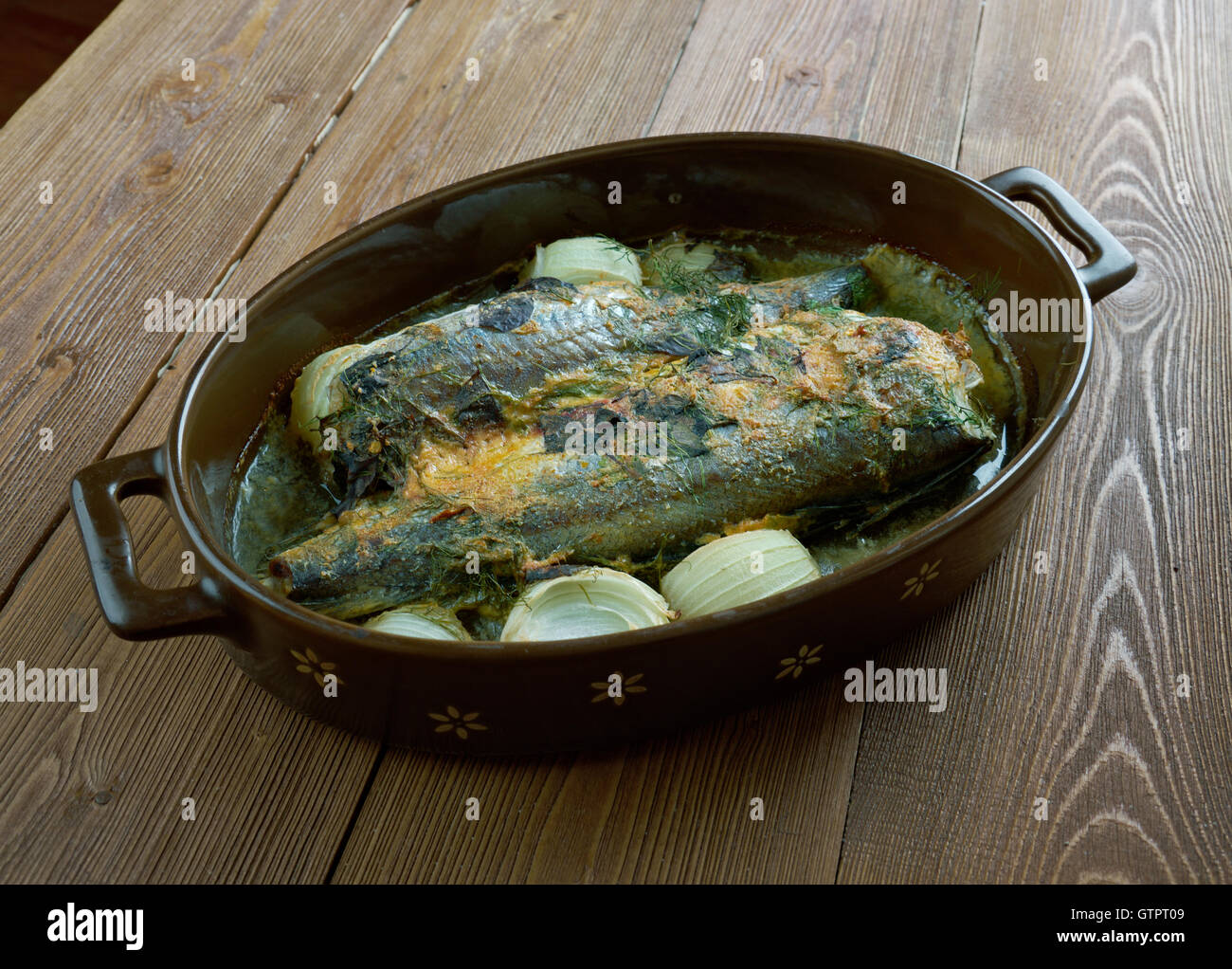 gebackene Seebarsch - Fırında Levrek Tarifi.Turkish Küche. Stockfoto
