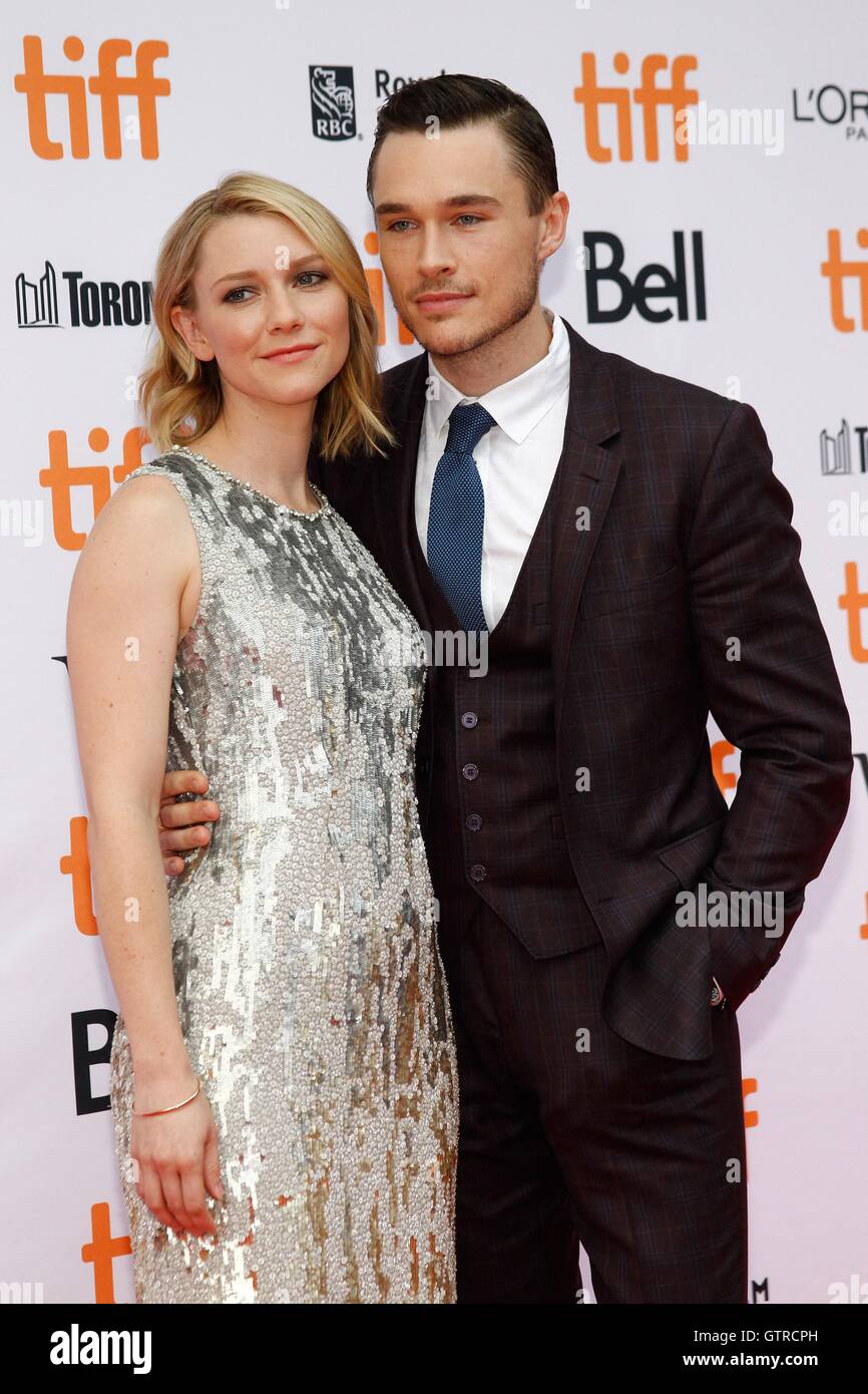 Valorie Curry Sam Underwood Fotos Und Bildmaterial In Hoher Auflosung Alamy