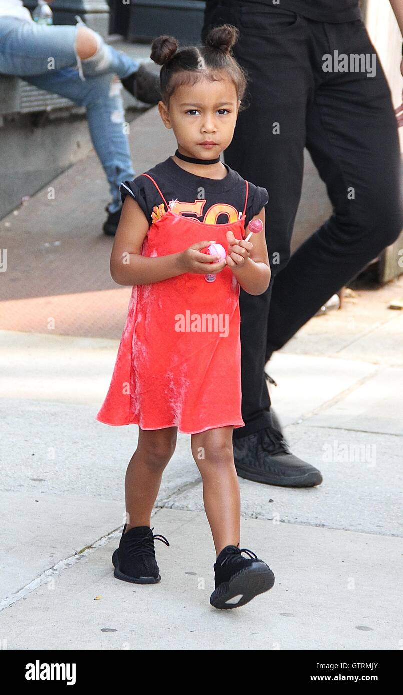 Kim Kardashian And North West Stockfotos Und Bilder Kaufen Seite 2 Alamy