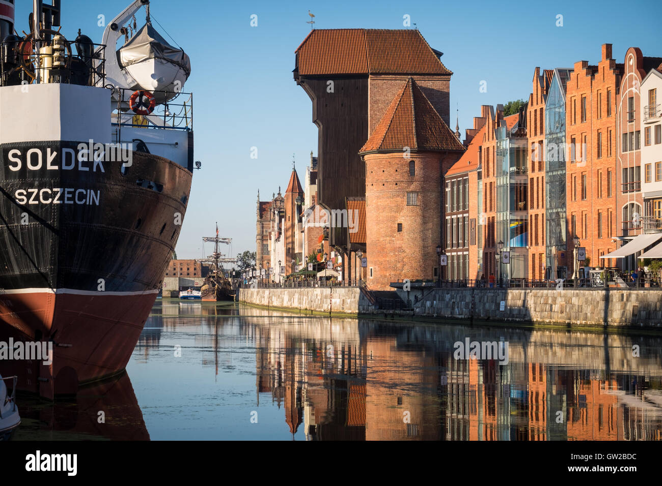 Die historischen Kran und Schiff, Soldek, in der Altstadt von Danzig, Polen. Stockfoto