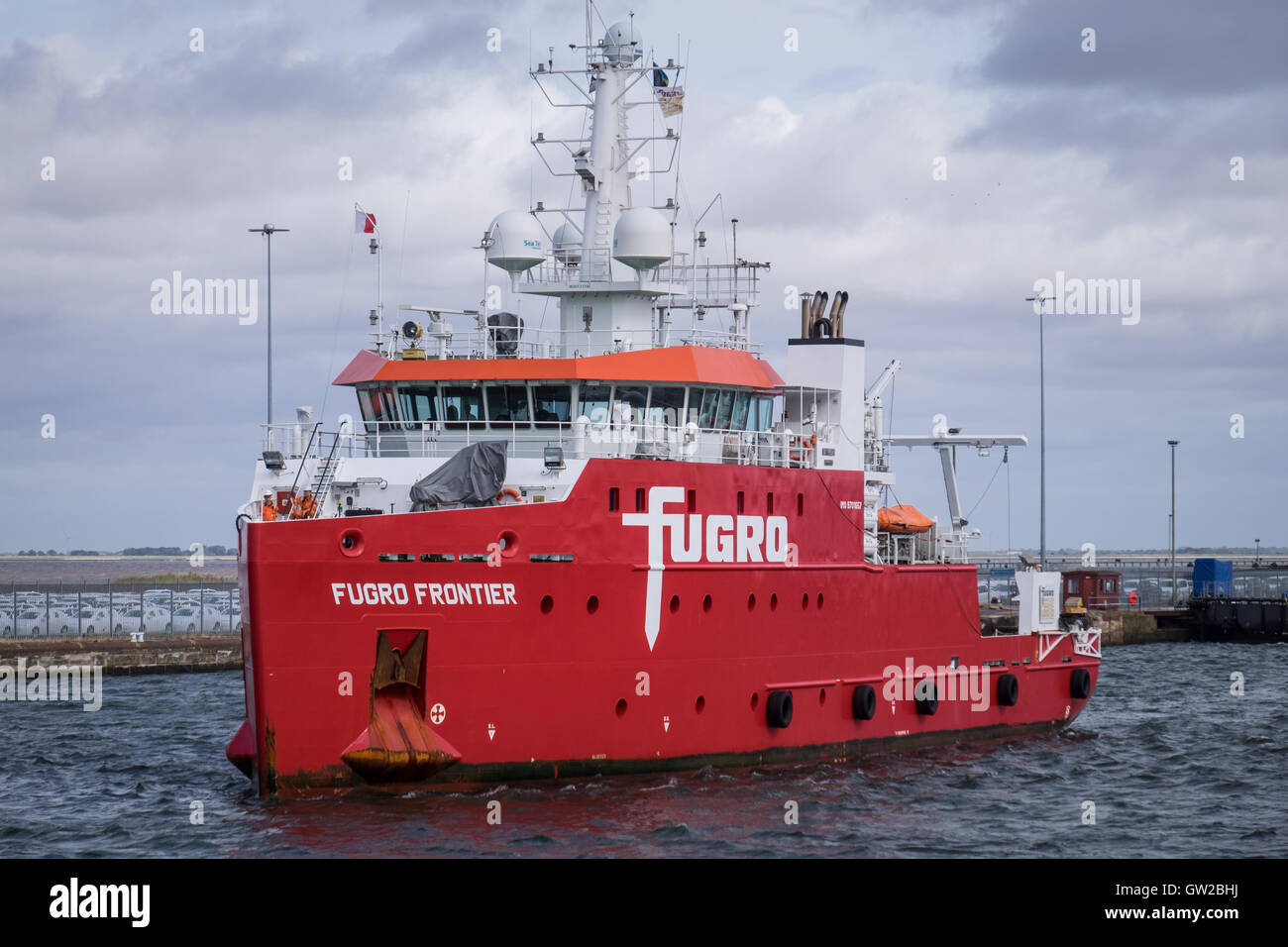 Vermessungsschiff Fugro Frontier in Grimsby Royal Docks während der Hornsea Projekt ein UXO-Umfrage Stockfoto