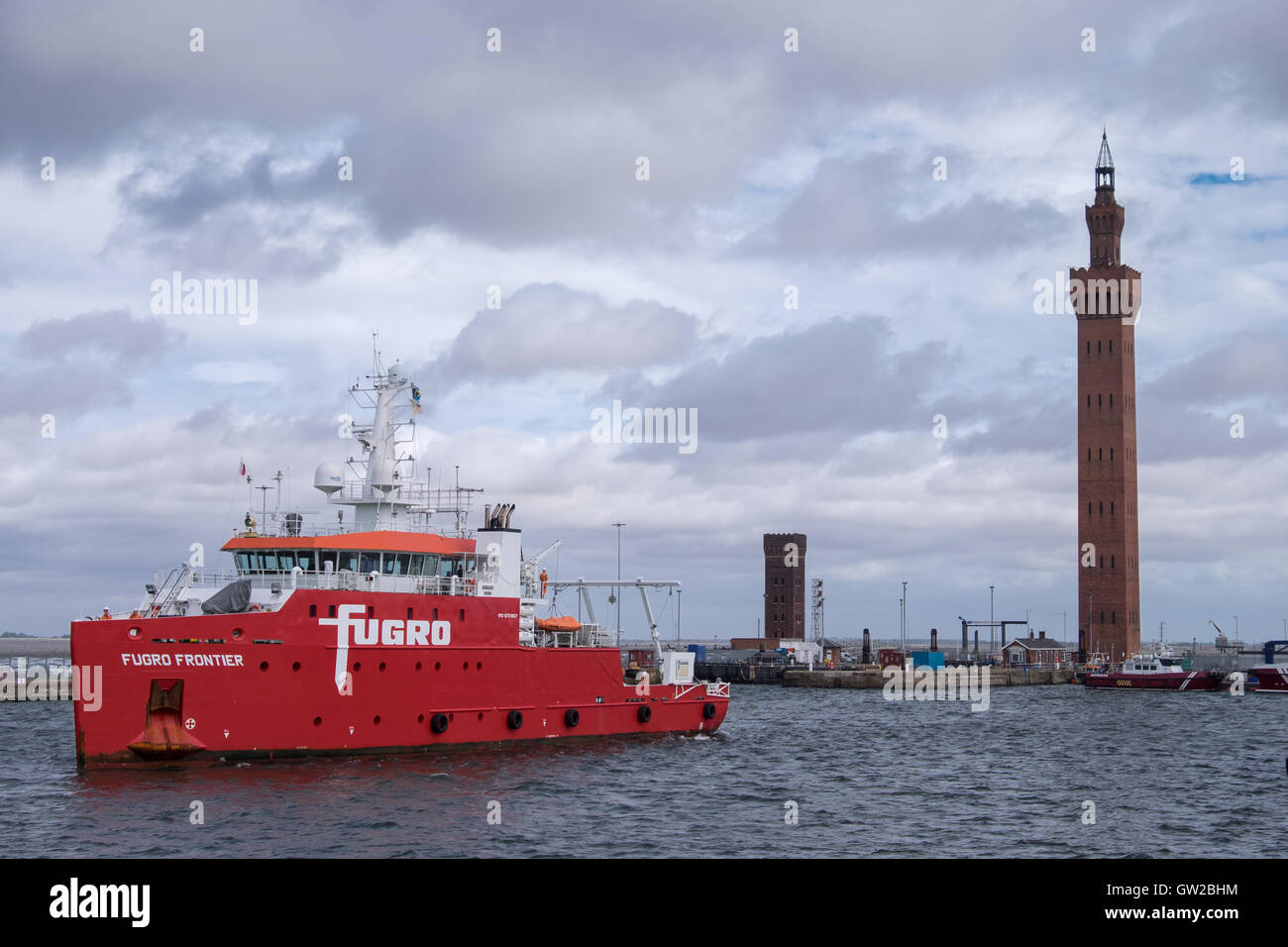 Vermessungsschiff Fugro Frontier in Grimsby Royal Docks während der Hornsea Projekt ein UXO-Umfrage Stockfoto