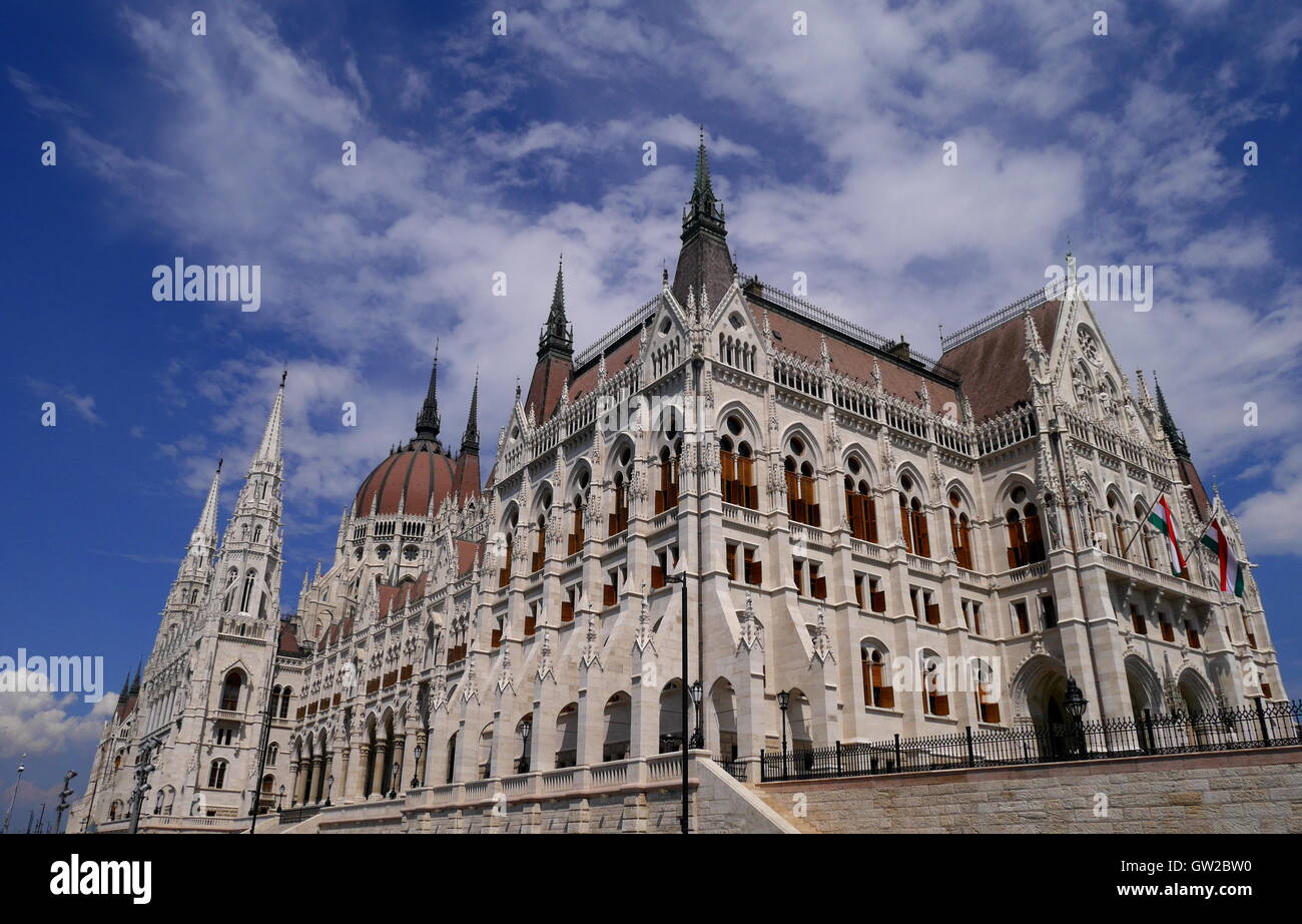 Parlamentsgebäude, entworfen in einer Mischung aus architektonischen Stilen, von Imre Steindl im Jahre 1885, Budapest, Ungarn Stockfoto