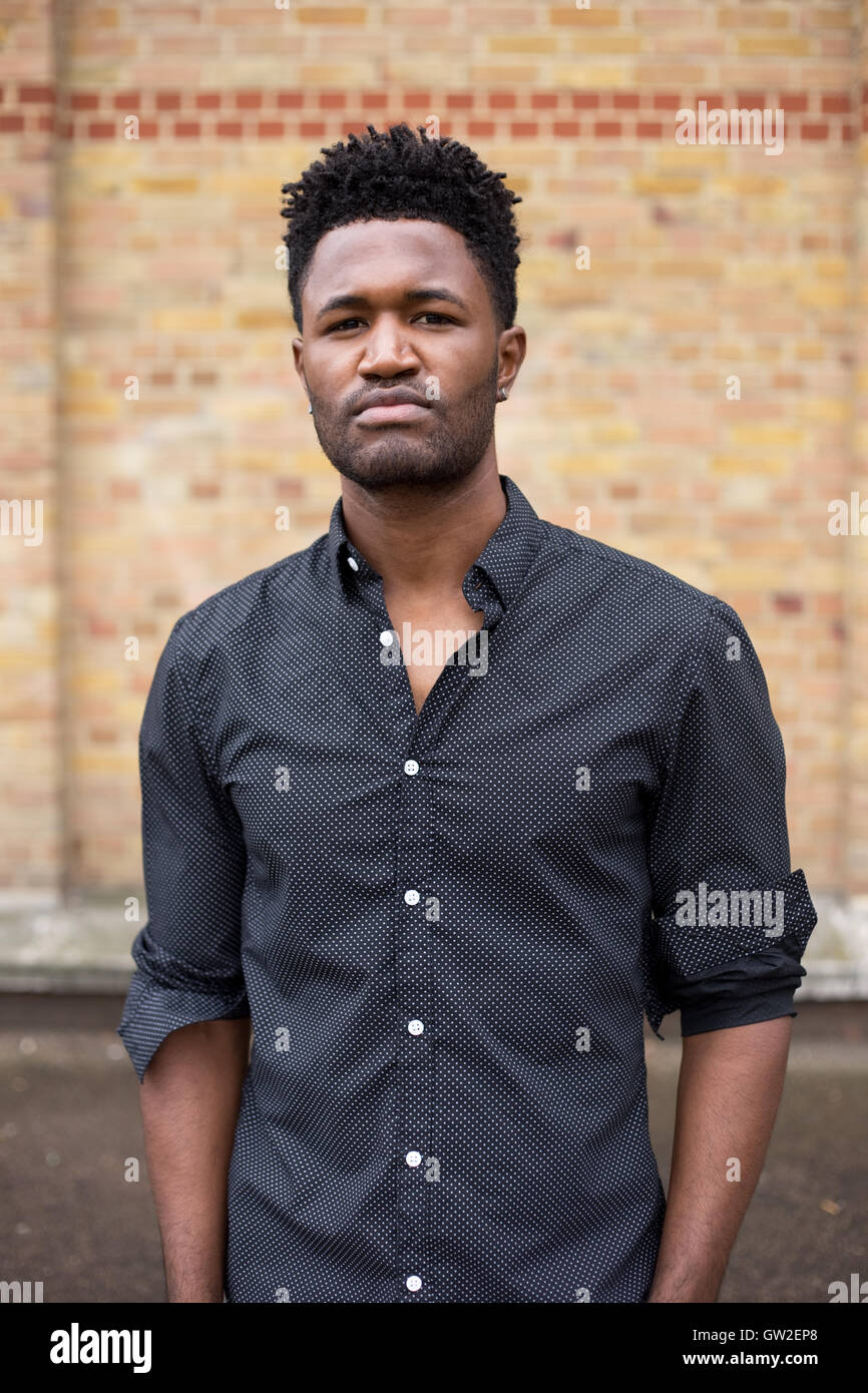 es von einem jungen afrikanischen amerikanischen Mann Stockfoto