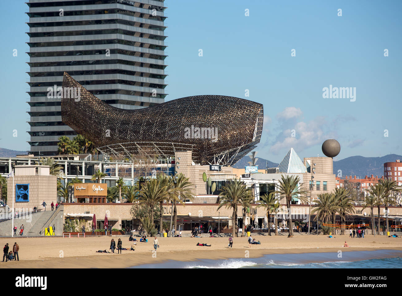 Das Arts Hotel und das Meer, Barcelona, Spanien. Stockfoto