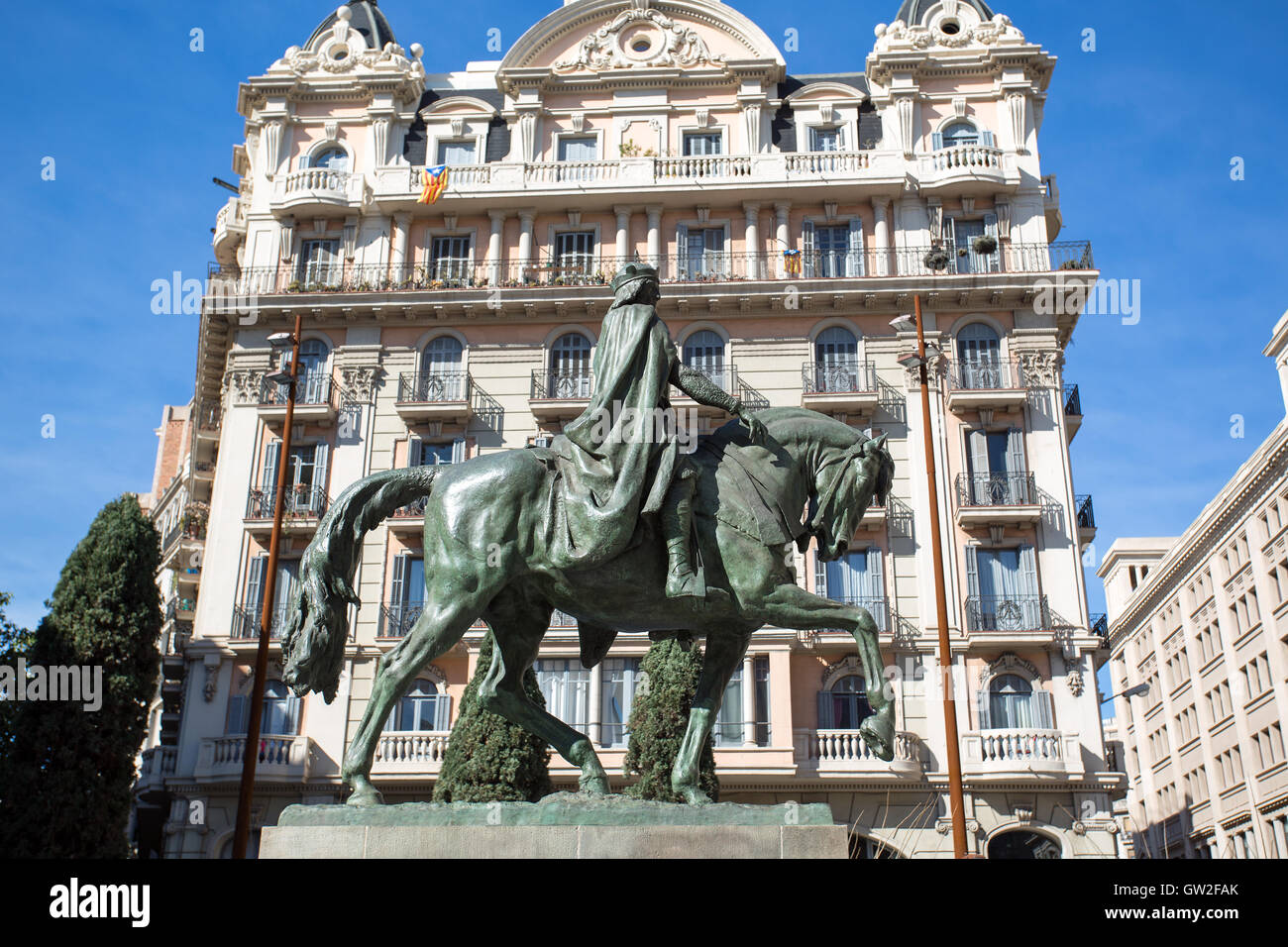 Die Statue des Grafen Ramon Berenguer IV in der Altstadt, Barcelona, Spanien. Stockfoto