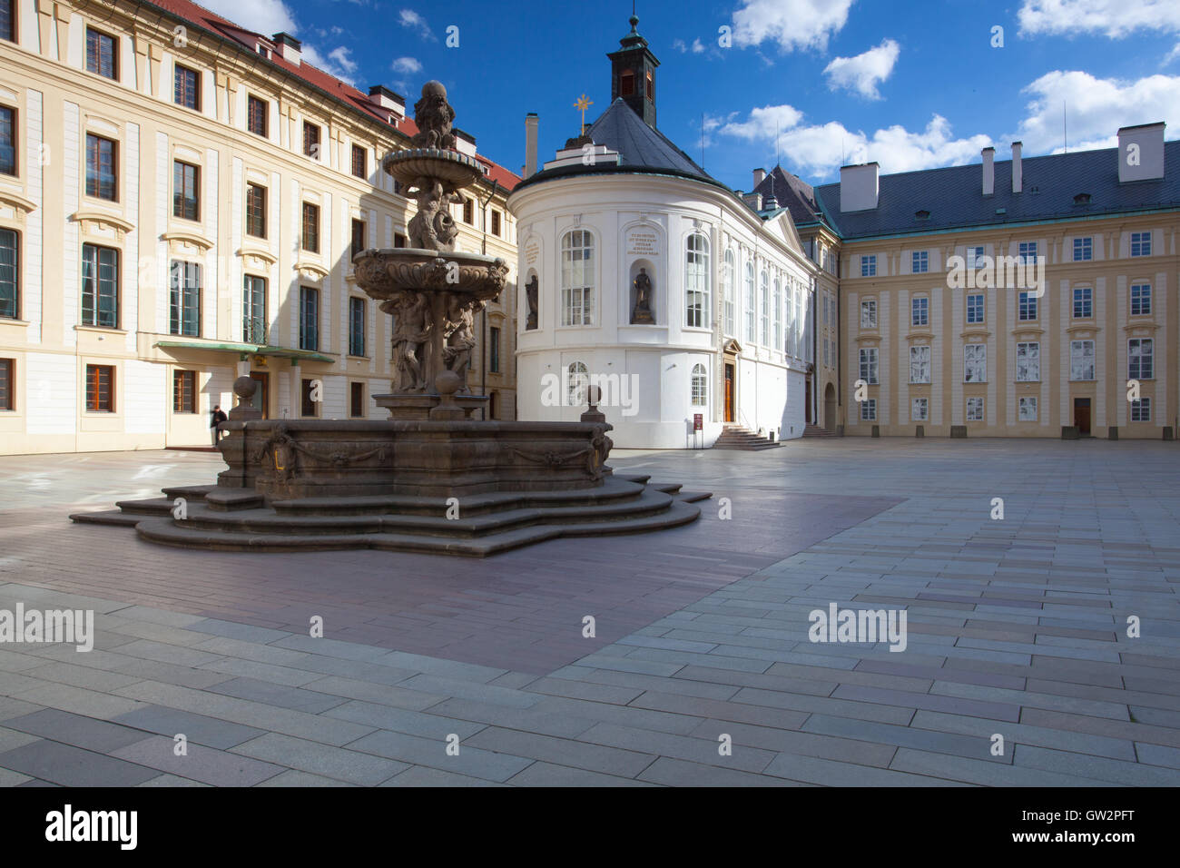 Die Kapelle des Heiligen Kreuzes auf dem dritten Hof auf der Prager Burg, Tschechische Republik Stockfoto