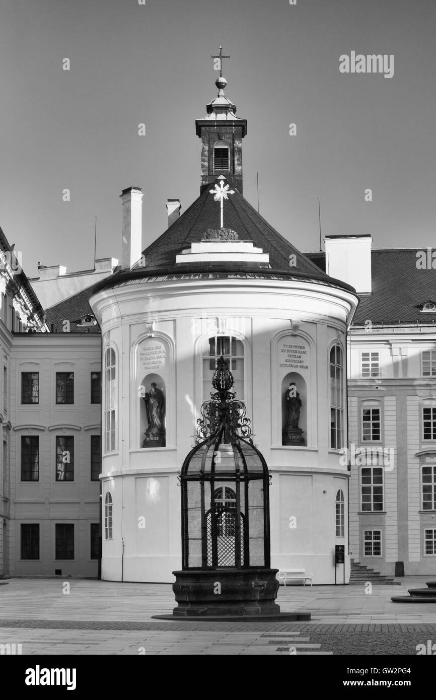 Die Kapelle des Heiligen Kreuzes auf dem dritten Hof auf der Prager Burg, Tschechische Republik Stockfoto