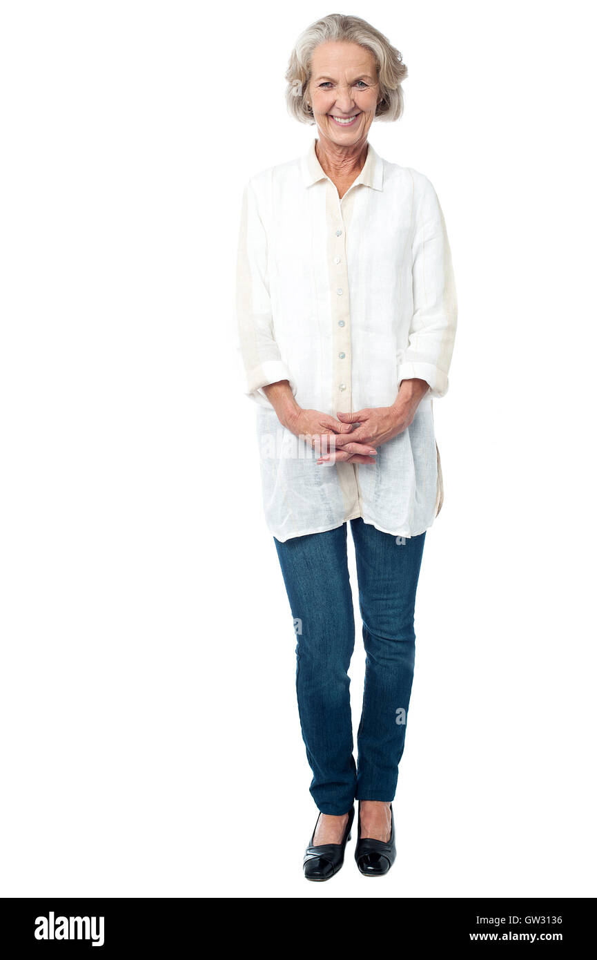 Attraktive fröhlich trendige senior Frau Stockfoto