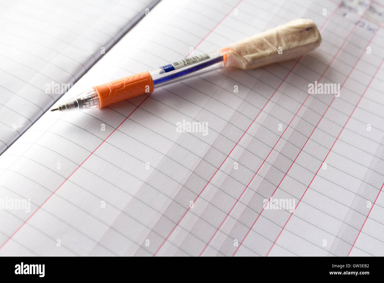 Leeres Notizbuch mit Stift Hintergrund Konzept und Idee für schreiben Sie Ihren Text hier. Stockfoto