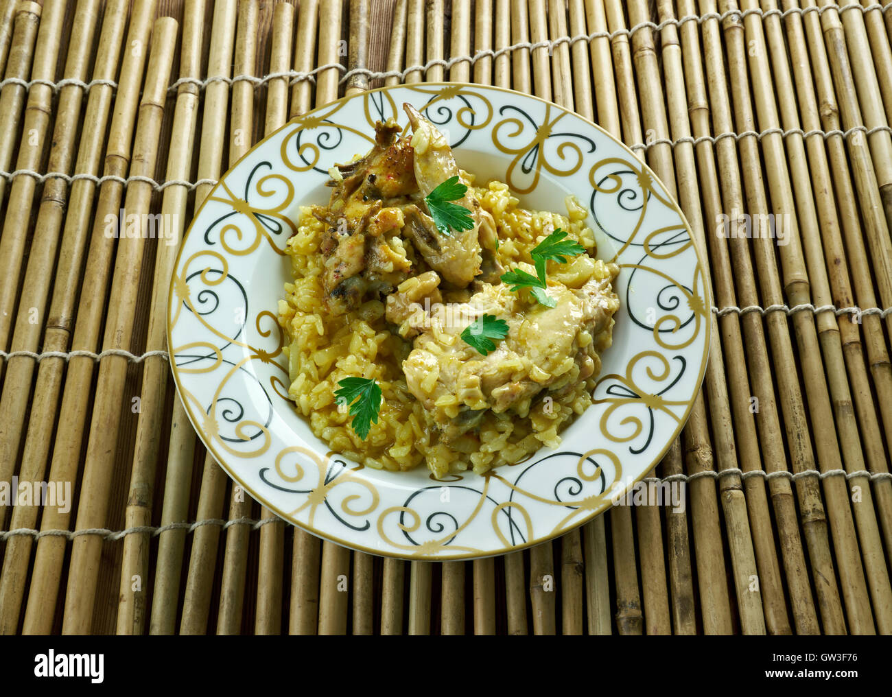 Hähnchen Sie mit Safran und gebratenen rice.traditional indische Küche Stockfoto