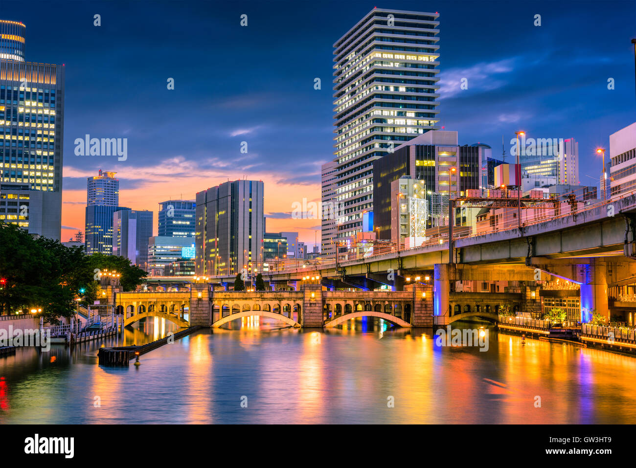 Osaka, Japan Skyline im Stadtteil Nakanoshima. Stockfoto