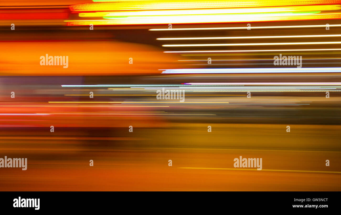 Neon-Leuchten in der Nacht im French Quarter von New Orleans erstellen einen abstrakten Hintergrund Farbe Stockfoto