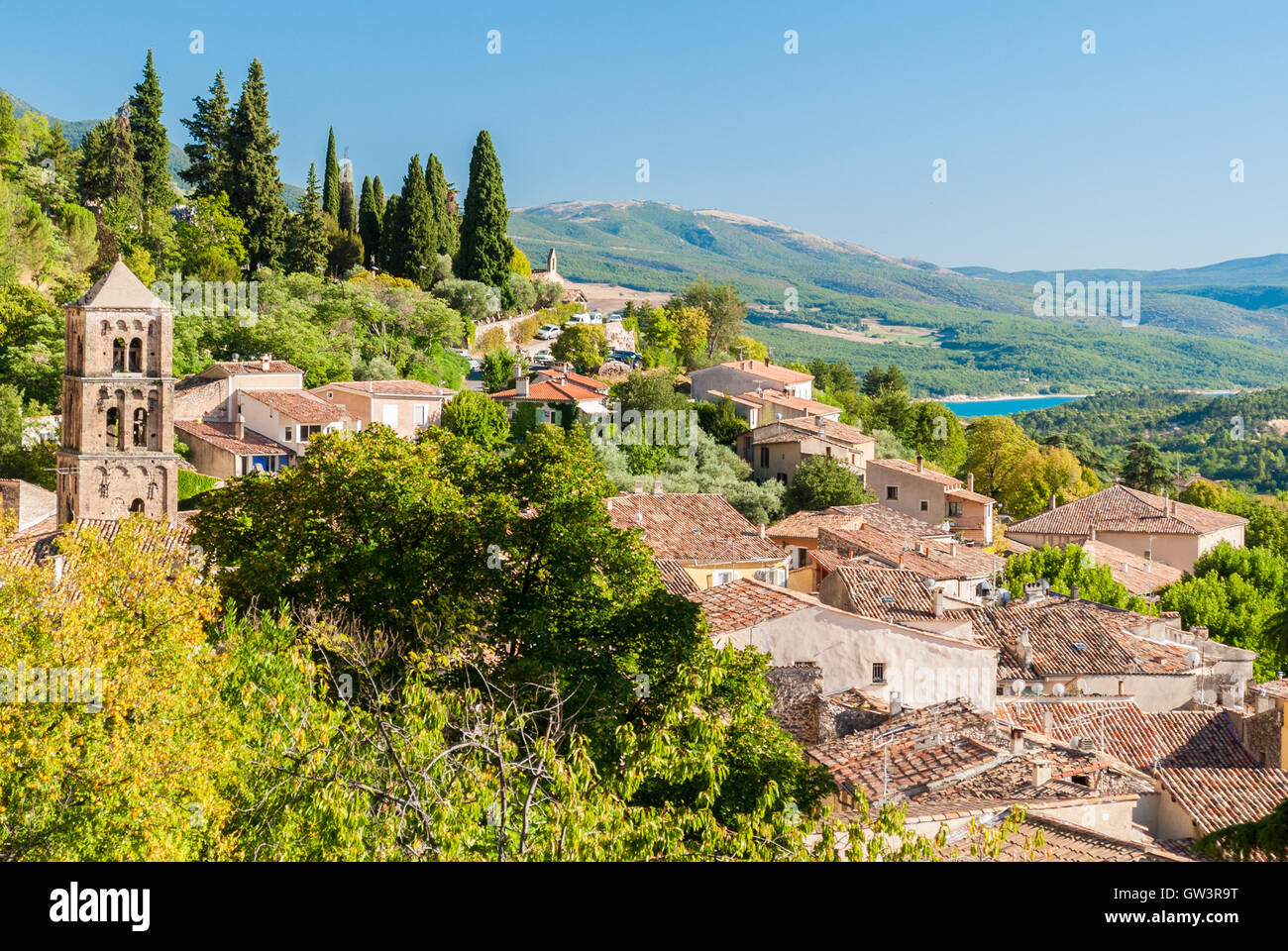 Das Dorf Moustiers-Sainte-Marie in der Provence (Frankreich) Stockfoto
