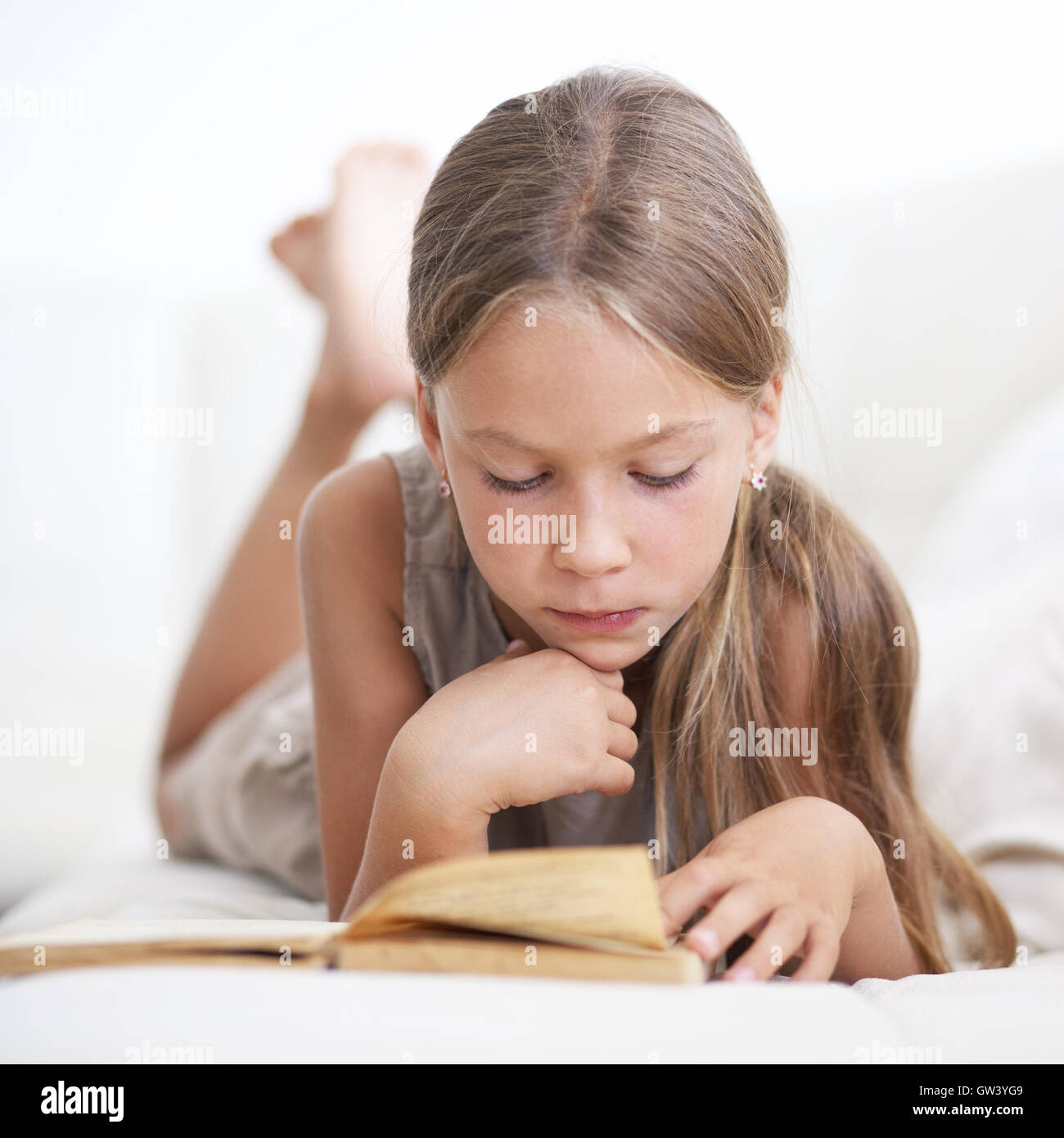 Kind-Lesebuch Stockfoto