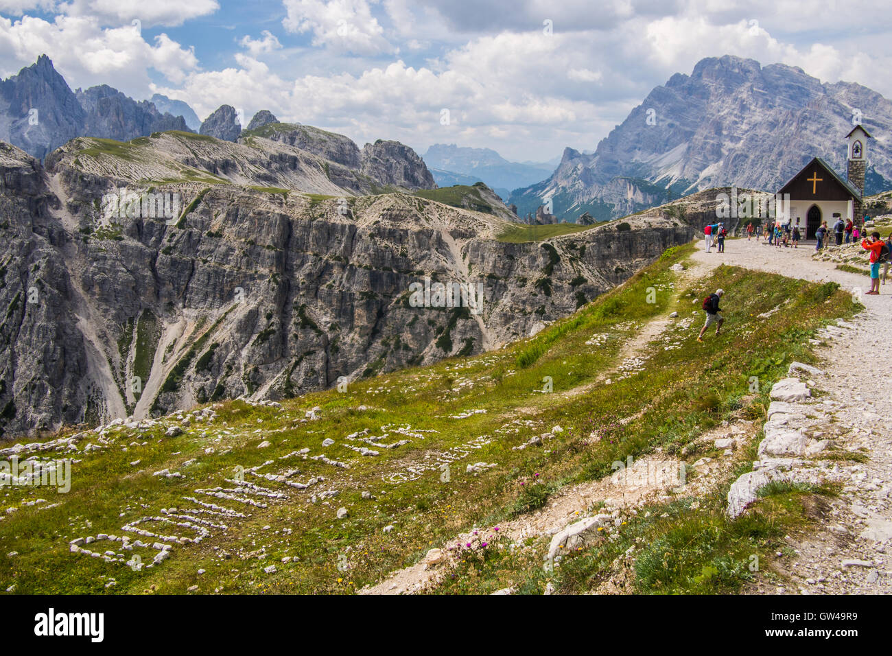 Tre Cime di Lavaredo (aka Drei Zinnen) Naturpark (Naturpark), in den Sextener Dolomiten, Provinz Belluno, Region Venetien, Italien. Stockfoto
