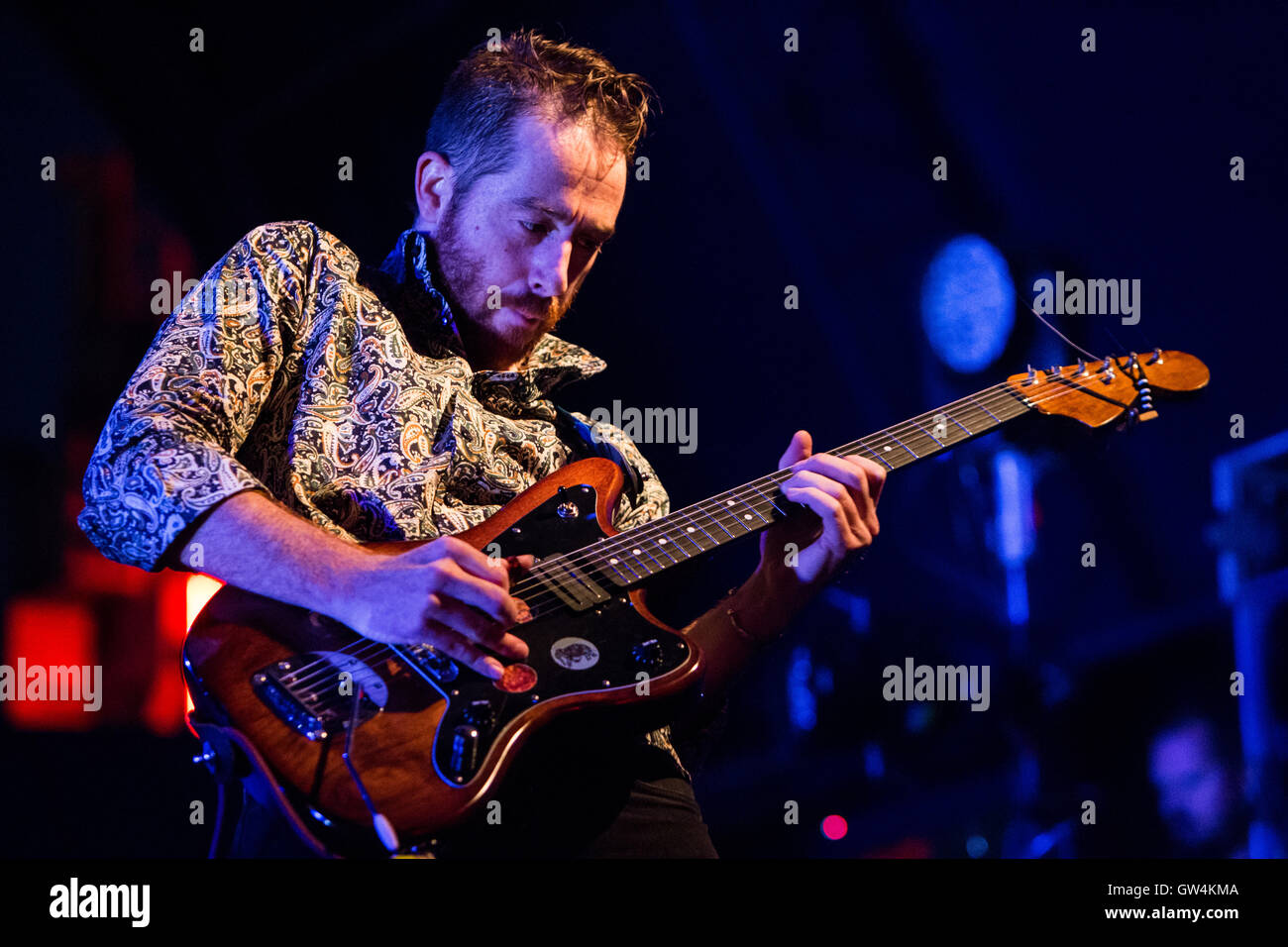 Mailand, Italien. 10. September 2016. Die italienische alternative Rock-Band AFTERHOURS und Singer-Songwriter DANIELE SILVESTRI führt live auf der Bühne Carroponte für einen Abend gewidmet die 40-jährige Radio Popolare Credit: Rodolfo weitertransferiert/Alamy Live News Stockfoto