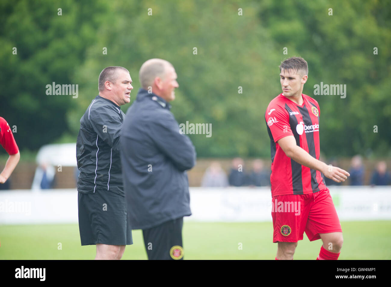 Spiel für Winchester City gegen Liga Führer Hereford FC, die mit einer perfekten Bilanz von sechs Siegen in sechs Spielen in dieser Saison begonnen haben, bieten ungeschlagenen Winchester City liegen im 3. Placewith testen Sie ihre härtesten Test noch UndefeatedStiff für Zuhause Stockfoto