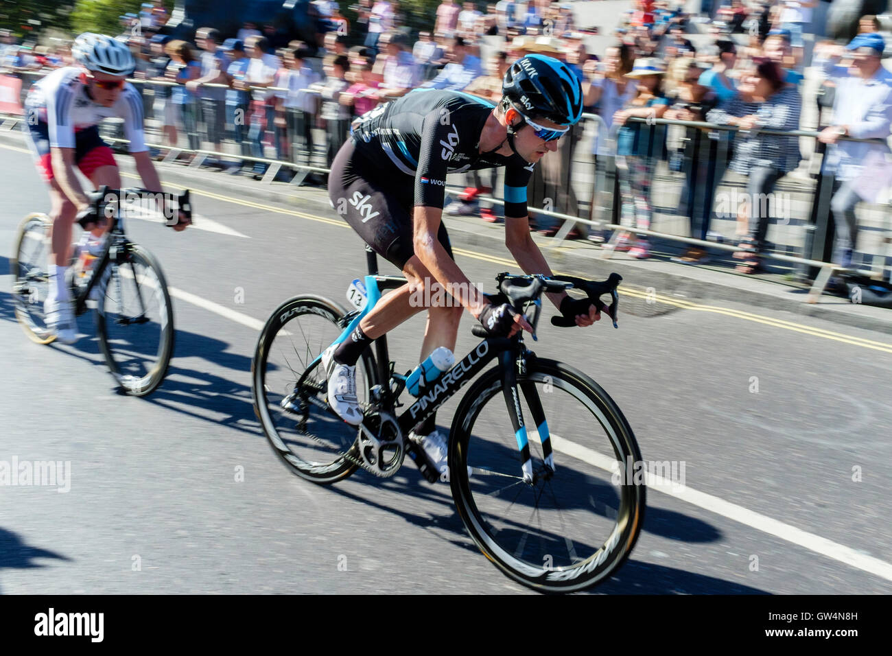 Team Sky Rider Wout Poels konkurrieren im 2016. Tour der britischen Zyklus Rennen Endstufe, London, UK. Stockfoto