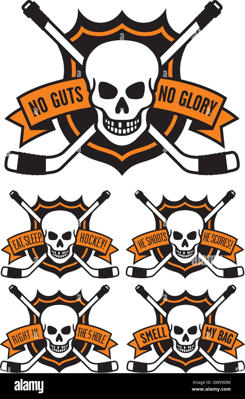 Eishockey-Logo mit Totenkopf mit fehlenden Zähnen und gekreuzten Hockeyschläger. Fünf verschiedene Optionen mit verschiedenen Slogans. Stock Vektor