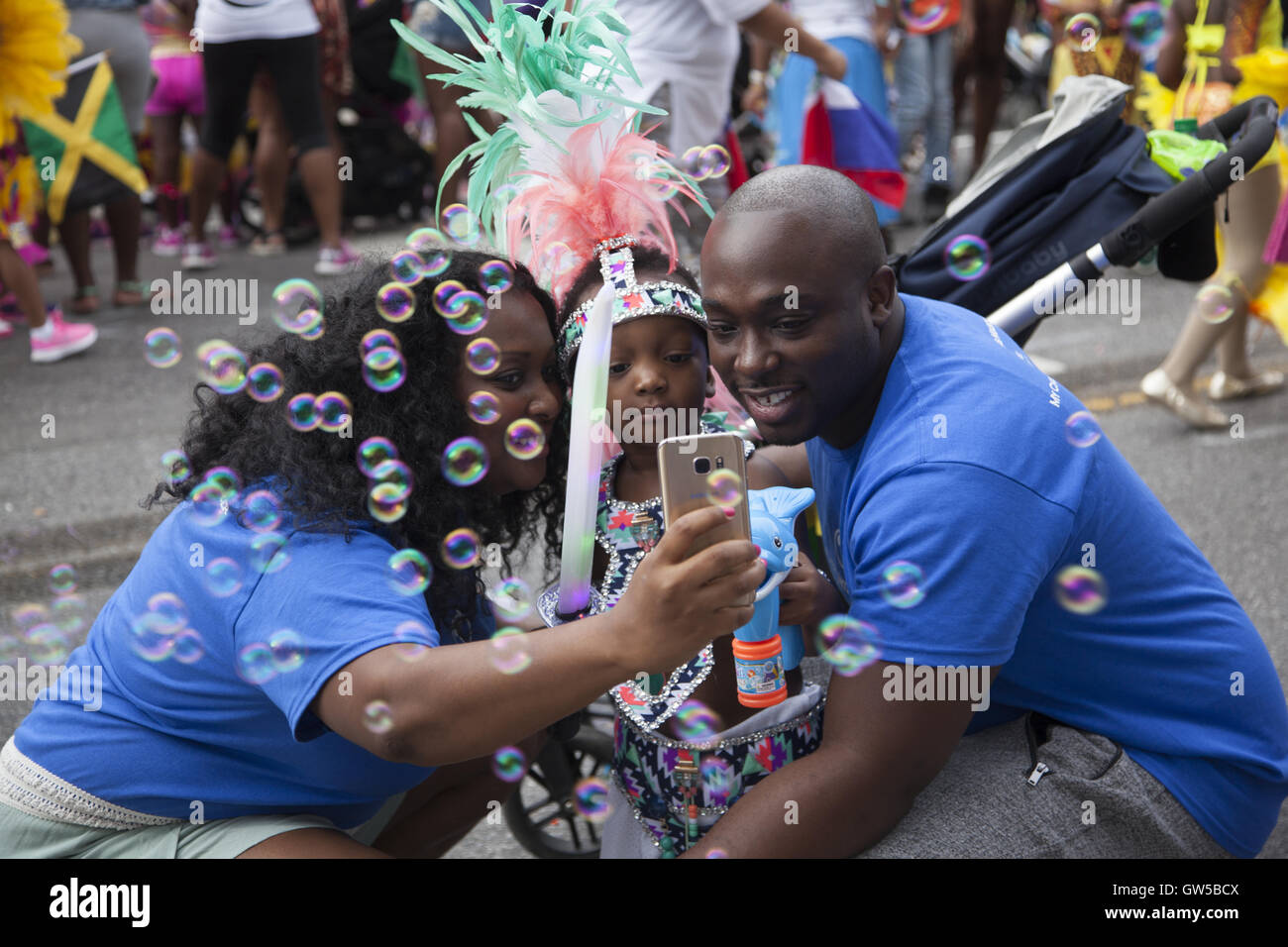 Karibik-Kiddie-Parade startet der karibische Karneval über Labor Day Wochenende im Vorfeld zur West Indian Labor Day Parade entlang Eastern Parkway in Brooklyn, New York. Stockfoto