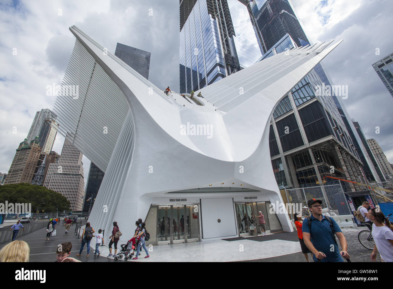 Oculus World Trade Center Mall auf dem Gelände des "Ground Zero" neben der 9/11 Memorial gebaut. Stockfoto