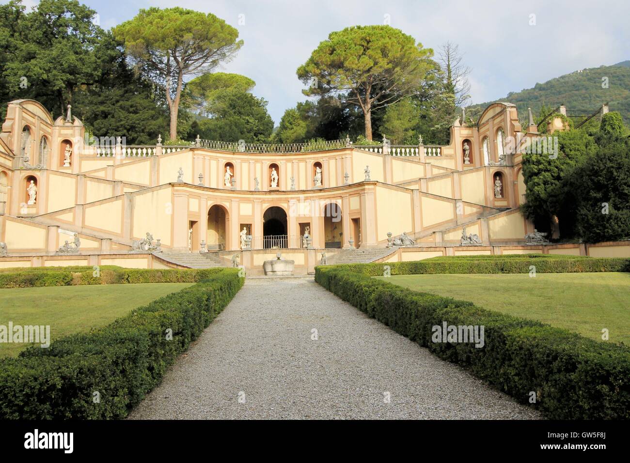 Die alte Villa Bettoni am Ufer des Gardasee in Italien Stockfoto