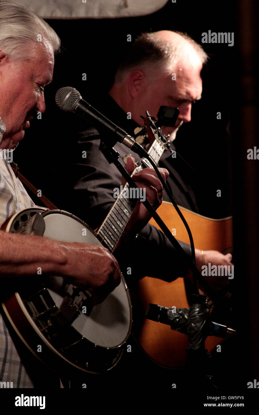 Bluegrass-Band bei Krazy Fisch Stockfoto