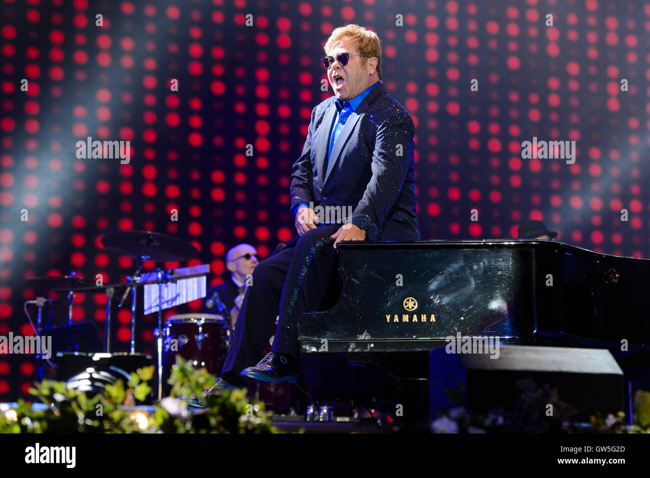 Sir Elton John bei Radio 2 Live in Hyde Park, Hyde Park, London. PRESSEVERBAND Foto. Bild Datum: Sonntag, 11. September 2016. Bildnachweis sollte lauten: Matt Crossick/PA Wire. Stockfoto