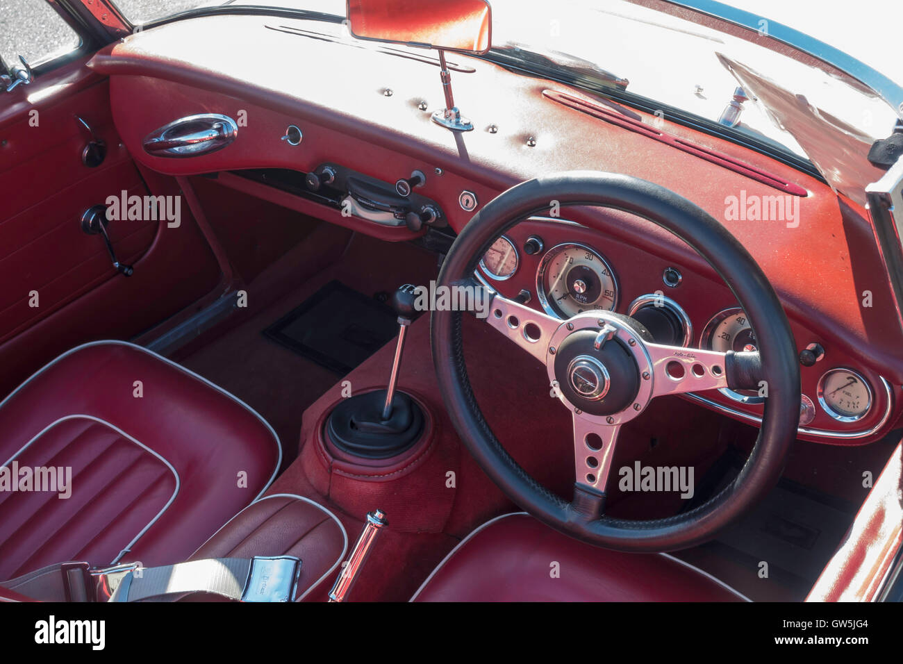 Cockpit Fahrersitz eines Kraftfahrzeugs in der Austin Healey 3000 Mark 2 1962 Stockfoto