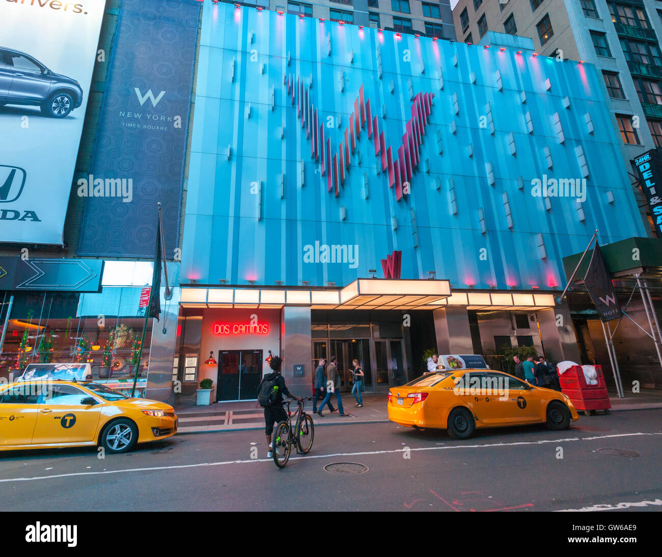 Das W Hotel am Times Square auf Dienstag, 6. September 2016.  (© Richard B. Levine) Stockfoto