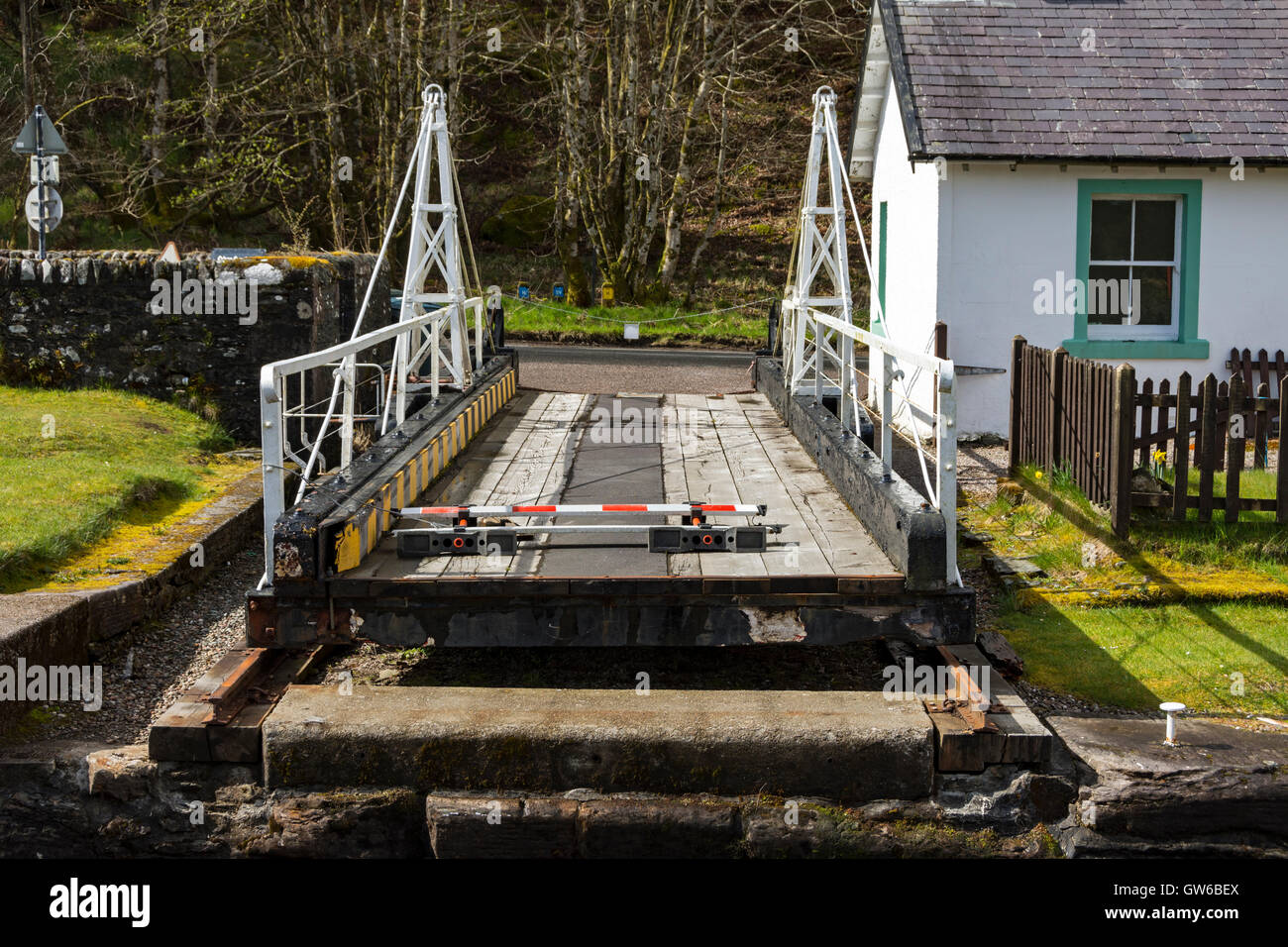 Der einziehbare Brücke bei Dunardry, Lock 11 auf den Crinan Canal, Argyll and Bute, Scotland, UK Stockfoto