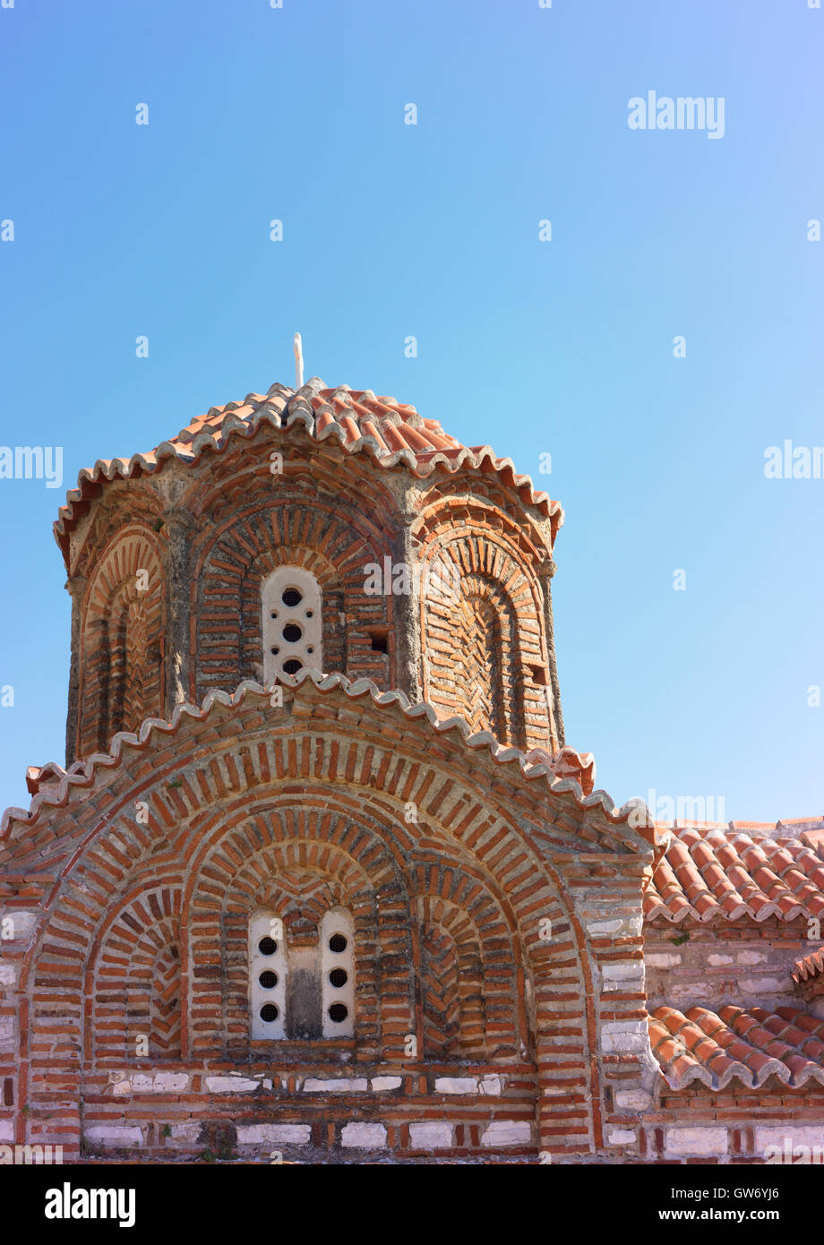 Die Kirche der Heiligen Dreifaltigkeit auf dem Gelände des Schlosses Berat. Stockfoto